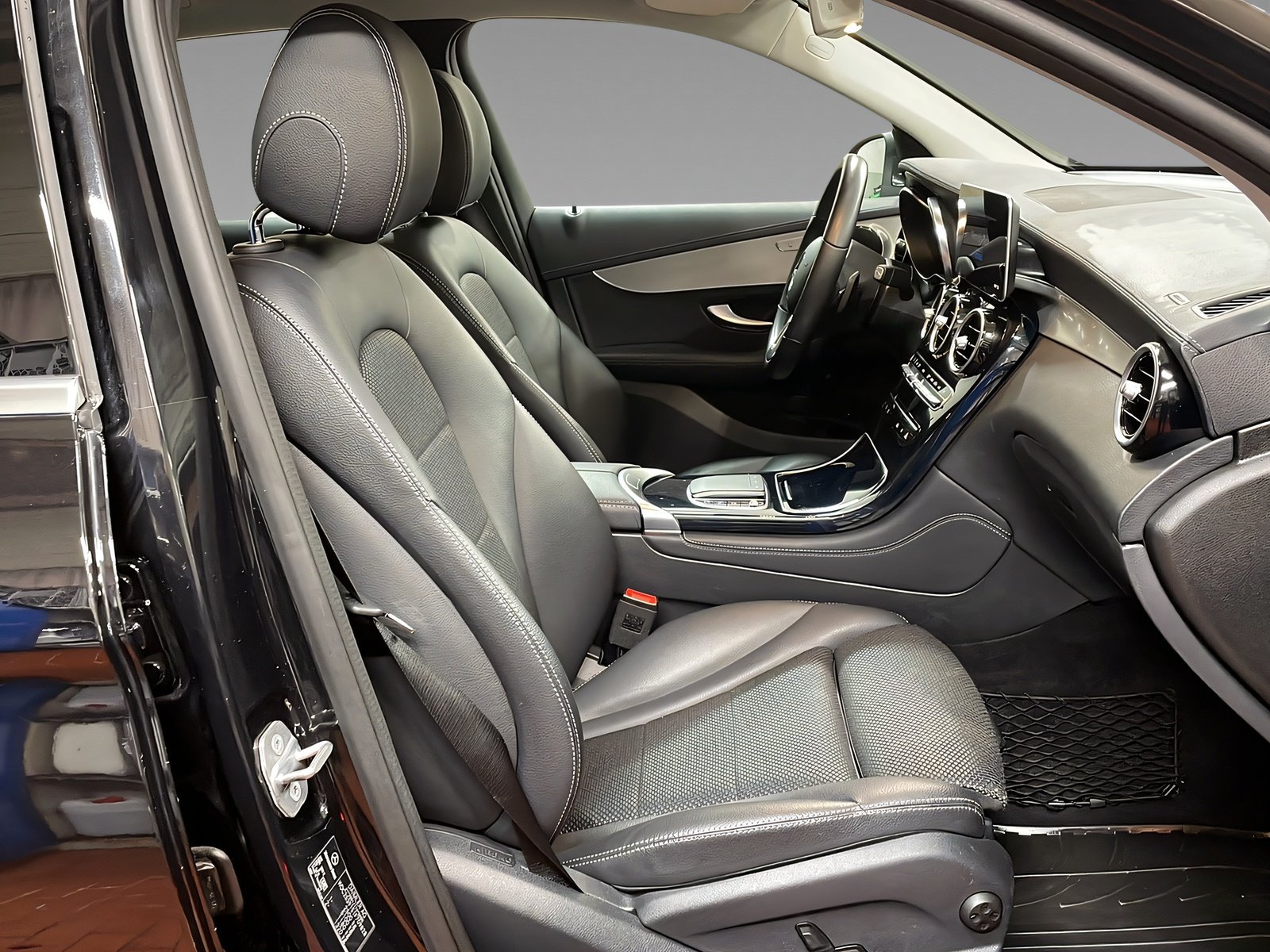 GLC 220 d 4M LED+CHROM+Kamera+CarPlay+TotW Bild 12