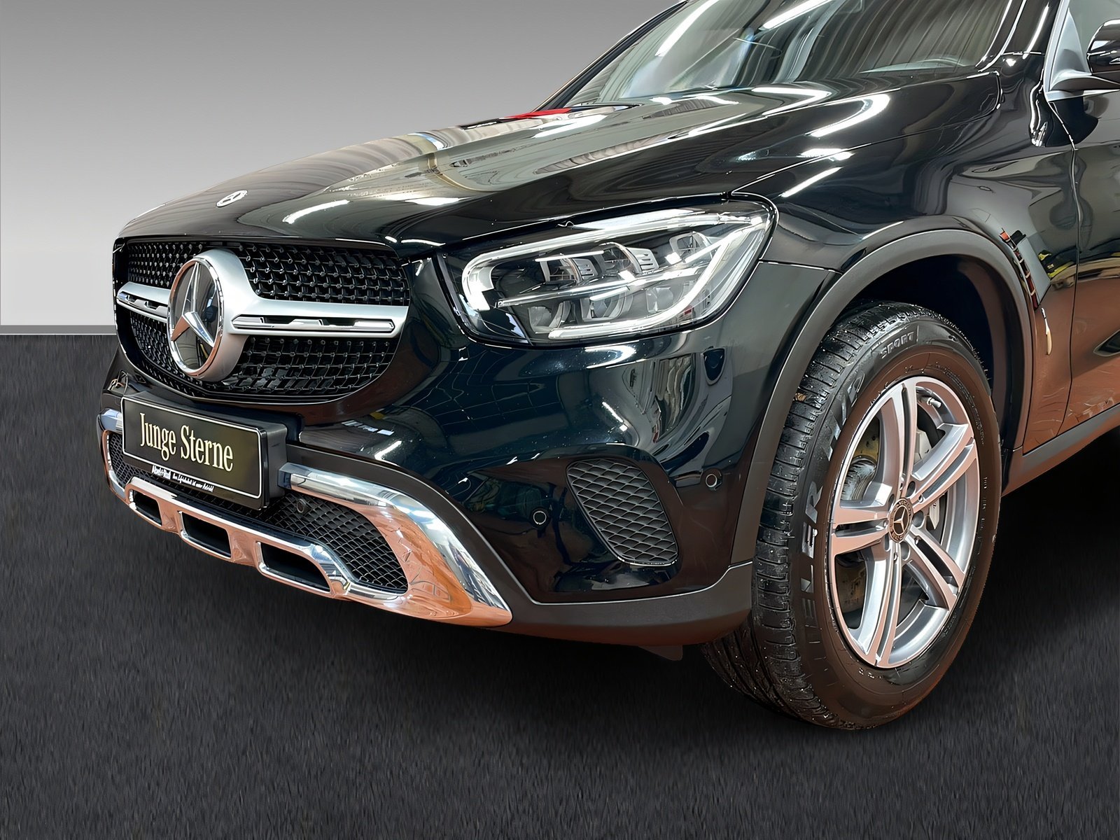 GLC 300e 4M Coupé EASY-PACK+CarPlay+Ambi+AHK+Kam Bild 3