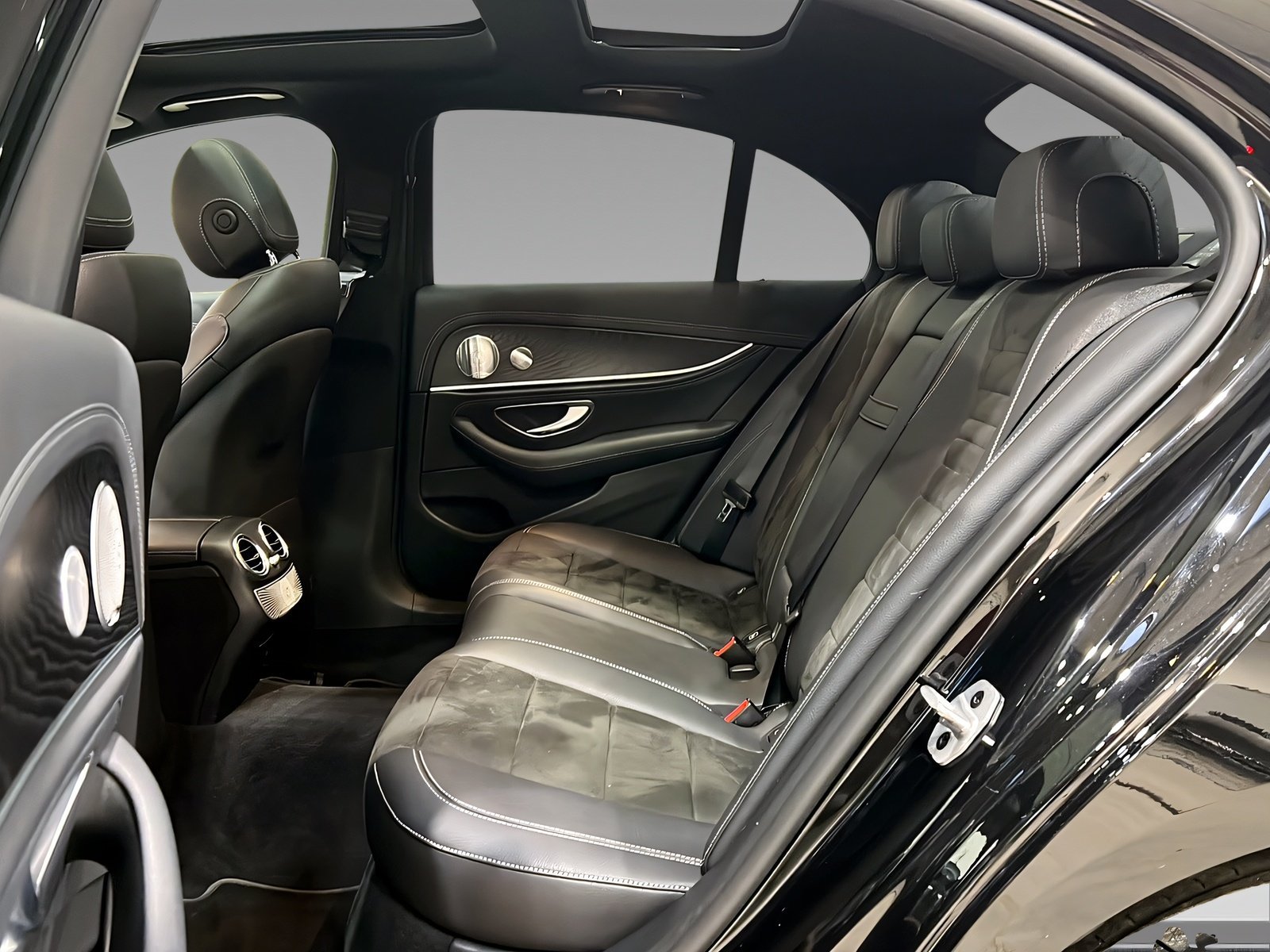 E 220 AMG Distr+Pano+360°+Burmester+LED+63 Optik Bild 10