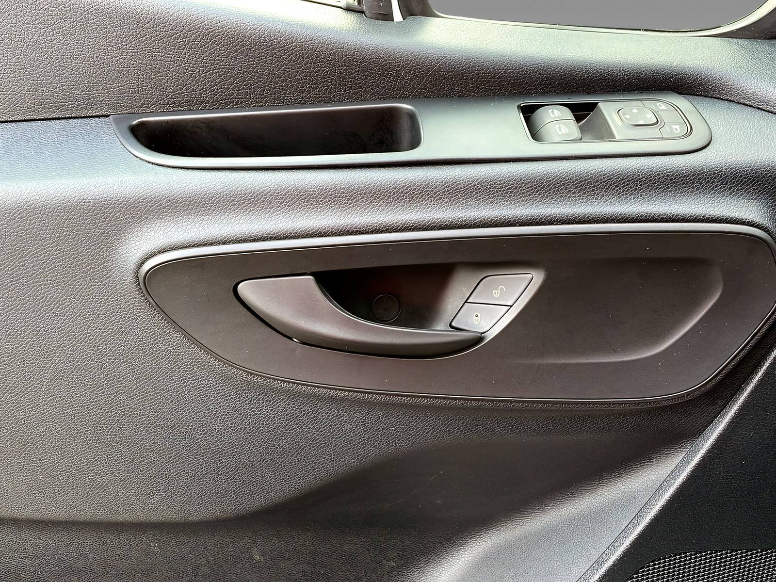 Sprinter 319 CDI Koffer Ladeboardwand+Klima Bild 14