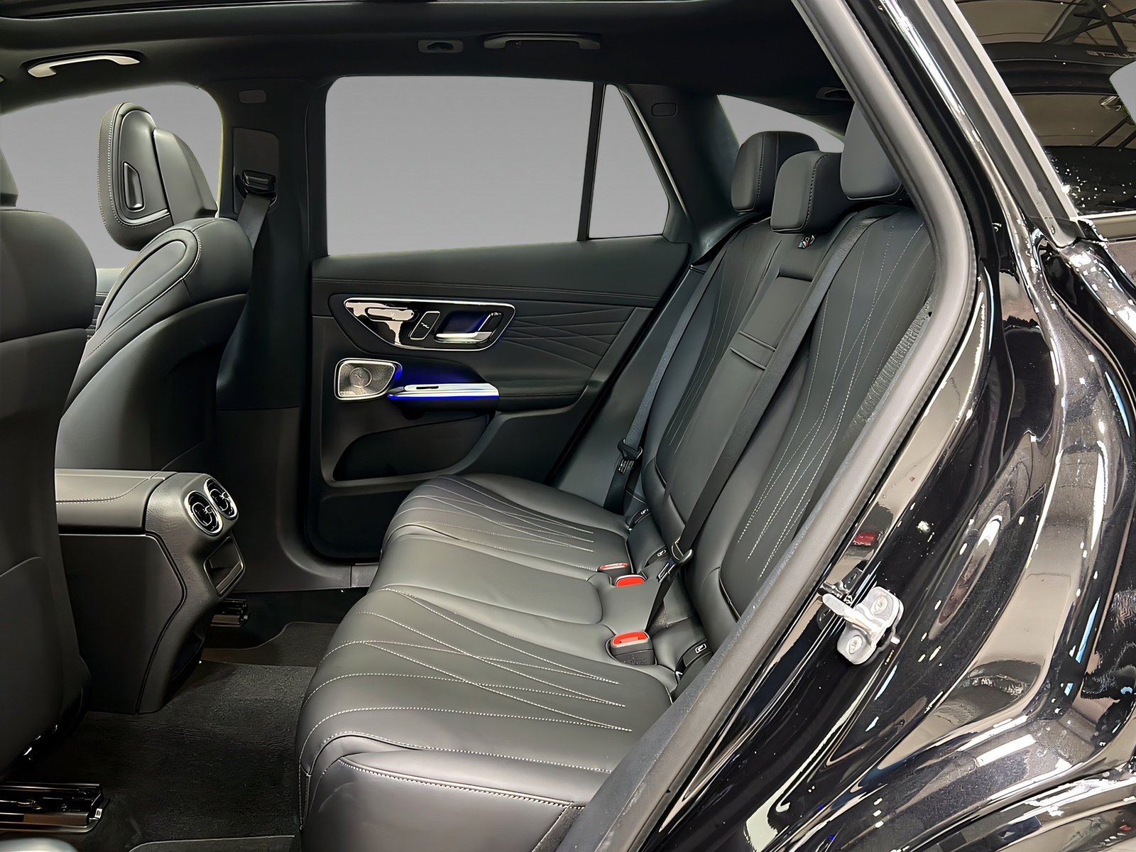 GLC 450 d 4M AMG+DISTR+NIGHT+Burme+Memo+AHK+360° Bild 9