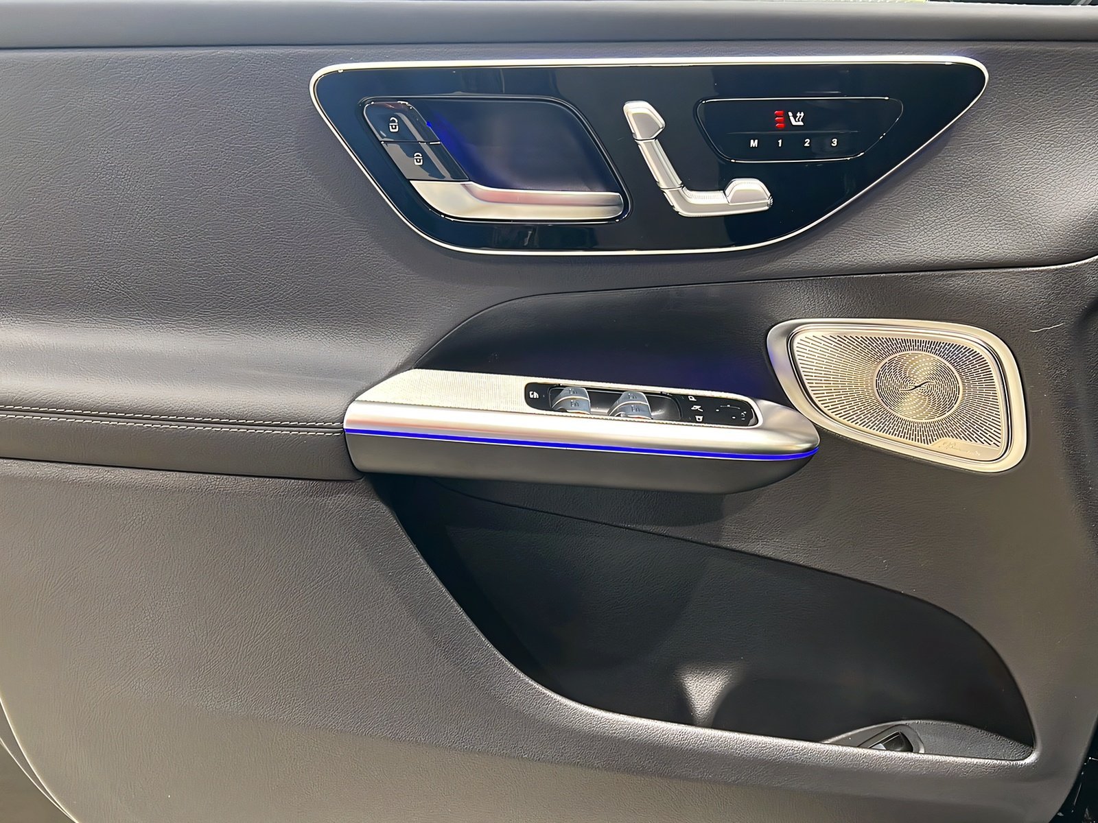 GLC 450 d 4M AMG+DIGITAL+DISTR+Burm+StHz+AHK+360 Bild 13