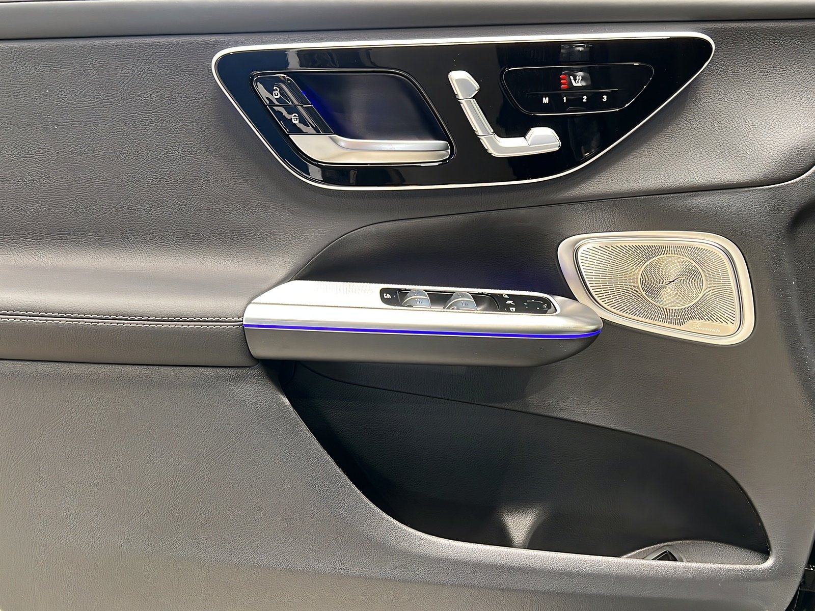 GLC 450 d 4M AMG+DISTR+NIGHT+Burme+Memo+AHK+360° Bild 13