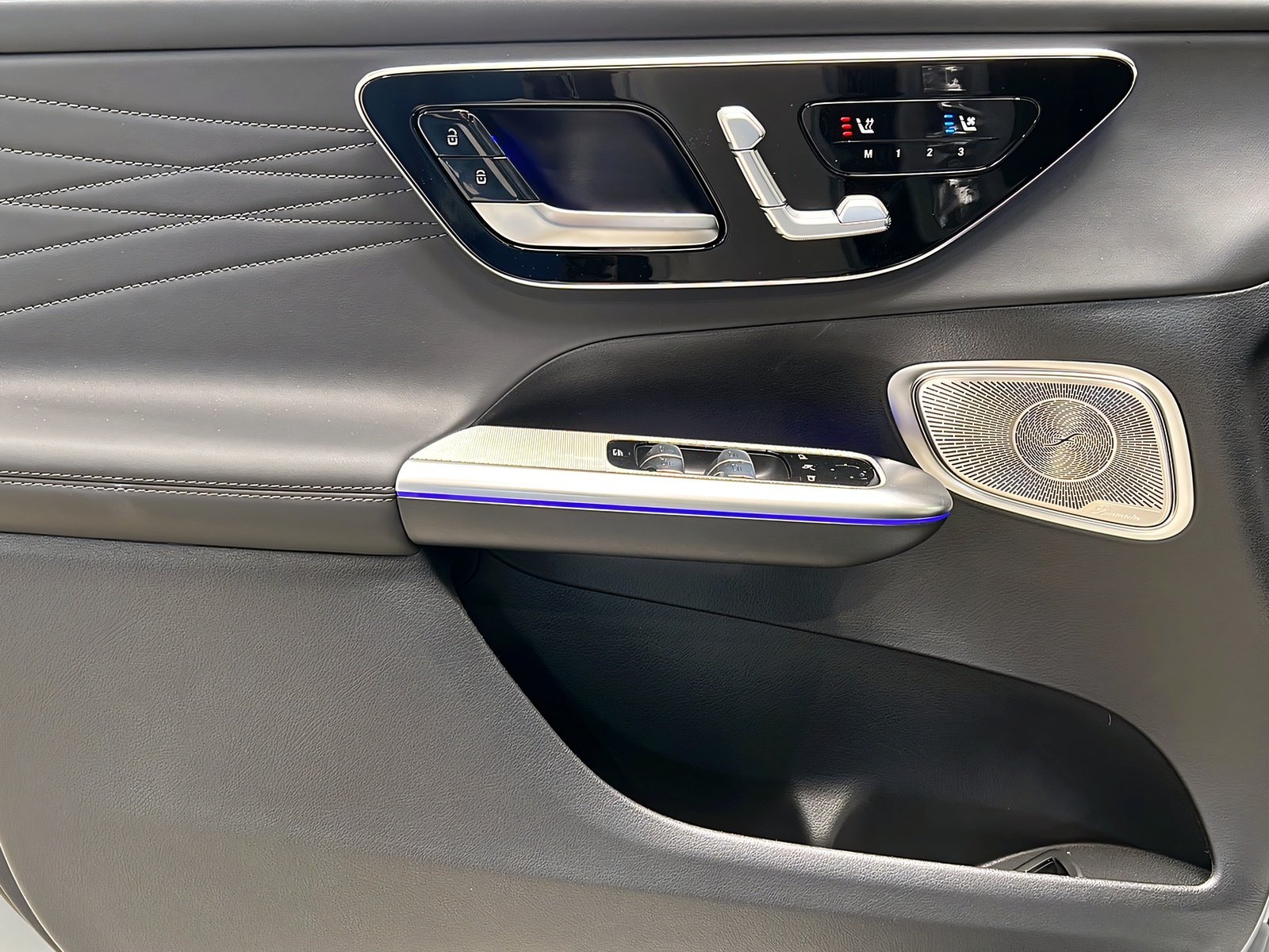 GLC 450 d 4M AMG+DISTR+NIGHT+Burme+Memo+AHK+360° Bild 13