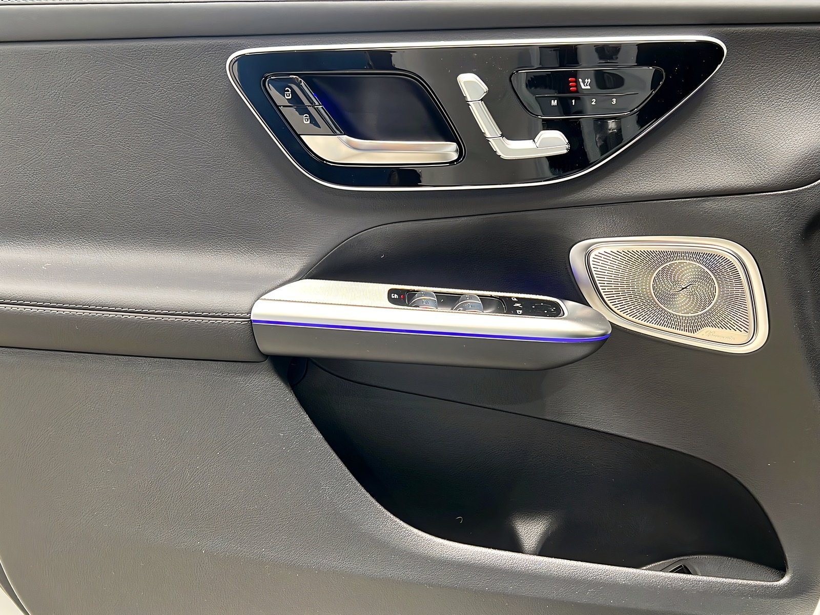 GLC 450 d 4M AMG+DISTR+NIGHT+Burme+Memo+AHK+360° Bild 13