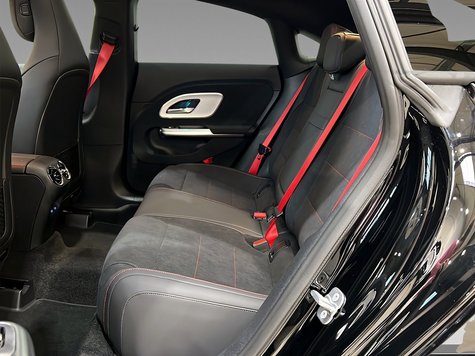 CLA 200 NEW_MODEL+AMG+NIGHT+SUPERSCREEN+Pano Bild 9
