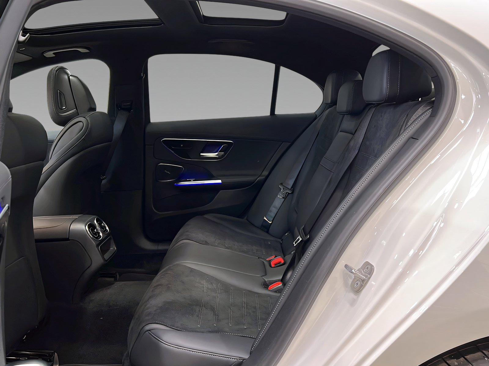 C 220 d AMG+NIGHT+Memory+Pano+CarPlay+TotW+360° Bild 9