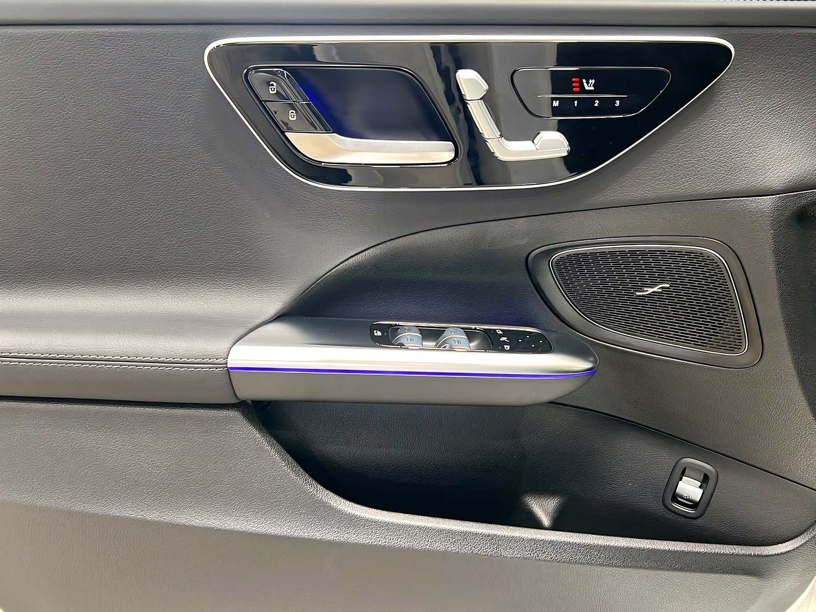 C 220 d AMG+NIGHT+Memory+Pano+CarPlay+TotW+360° Bild 13