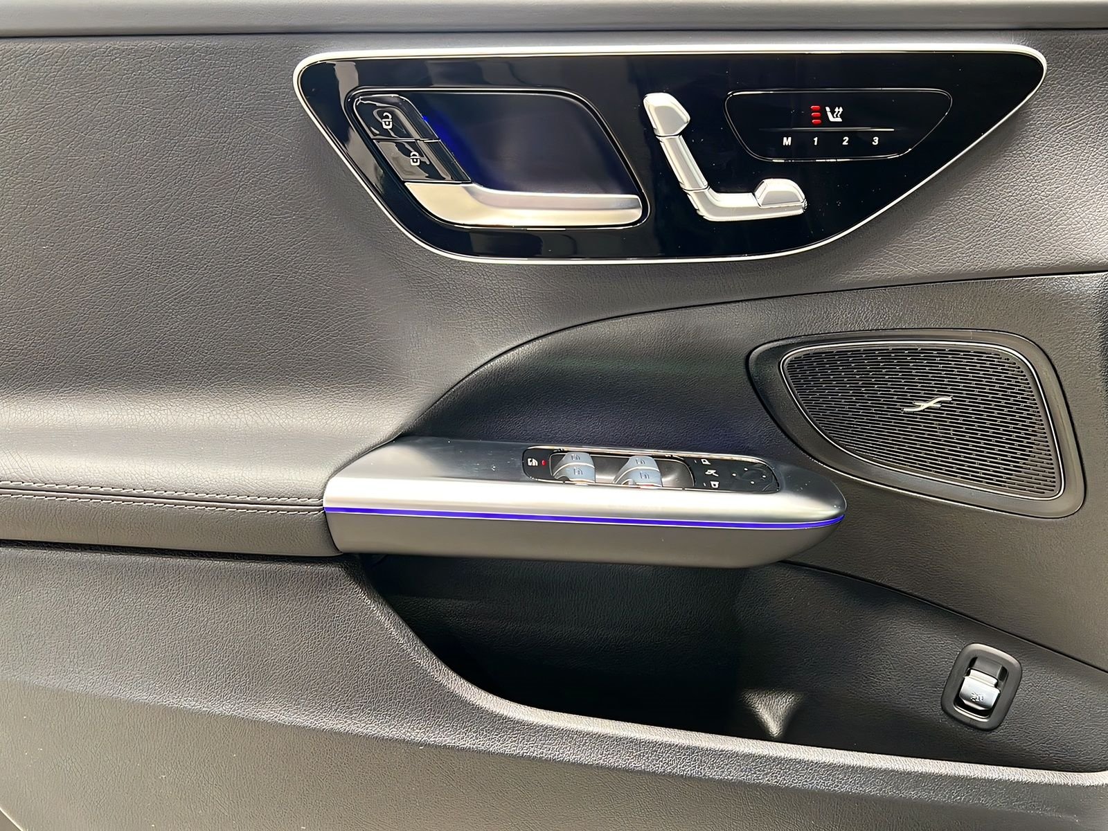 C 220 d AMG+NIGHT+Memory+Pano+CarPlay+TotW+360° Bild 13