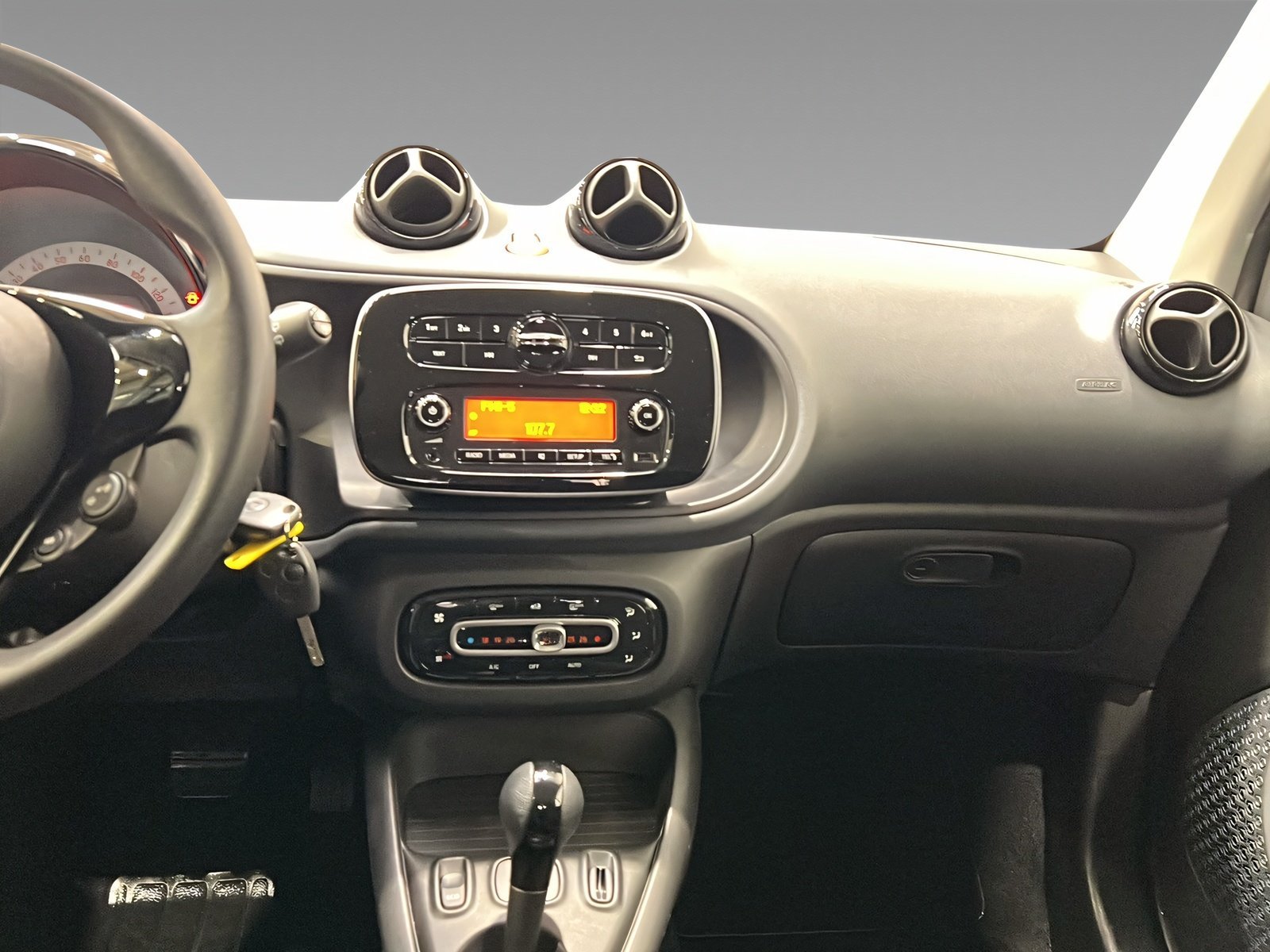 smart EQ fortwo Cool&Audio+Ladekabel+SHz Bild 14