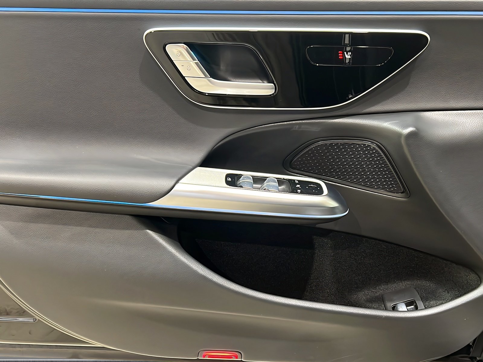 E 220 d AVANTGARDE+LED+Kamera+CarPlay+Ambi+TotW Bild 13