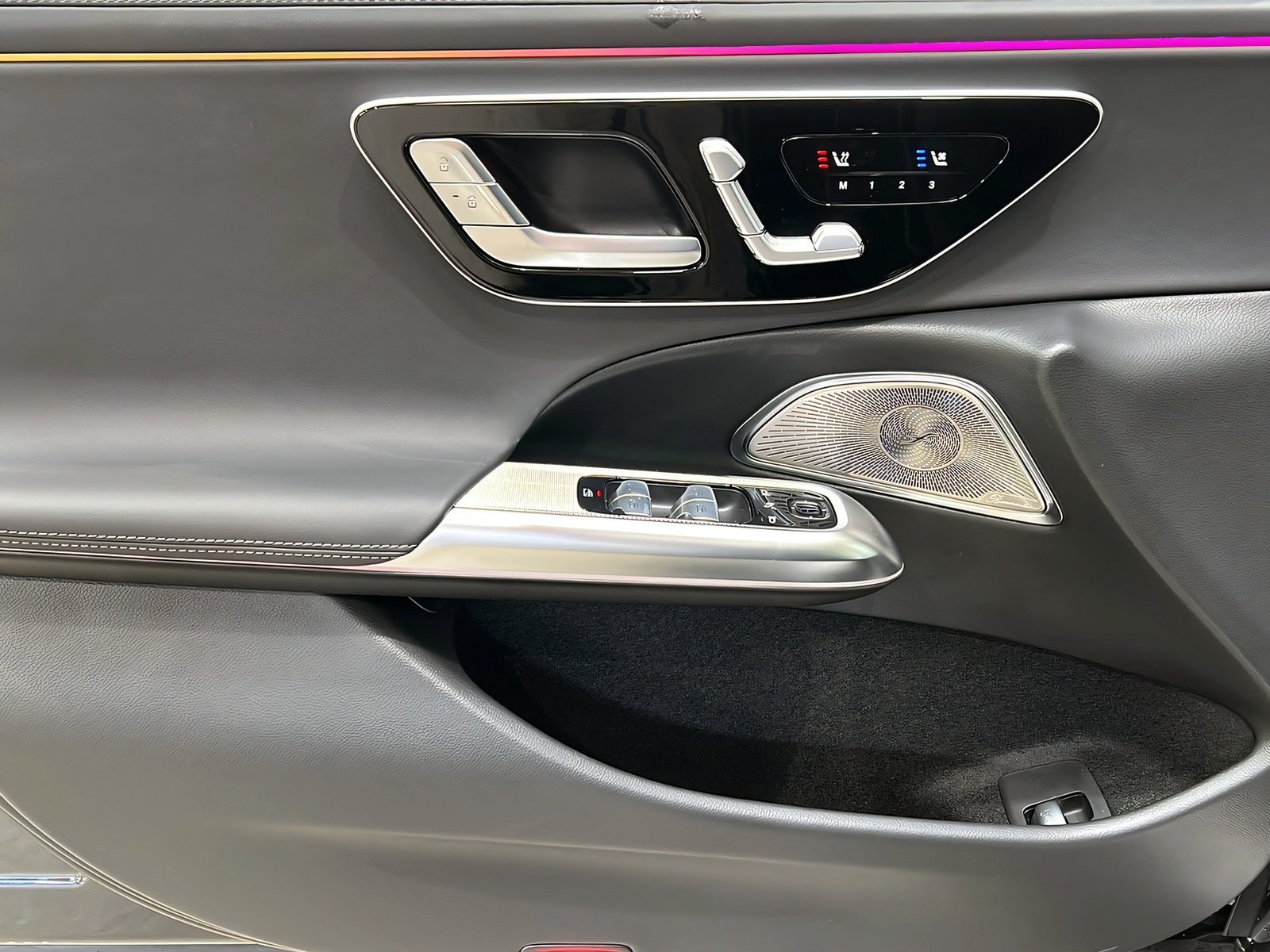 E 450d T 4M AMG+DIST+Superscr.+Burme+HuD+AHK+360 Bild 13