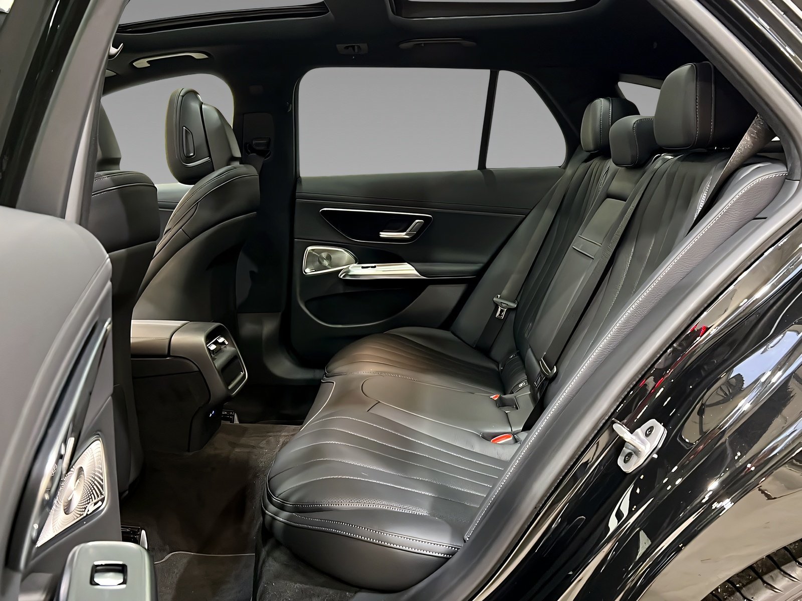 E 450 d 4M T-Modell AMG+DISTR+Burm+Pano+AHK+360° Bild 9