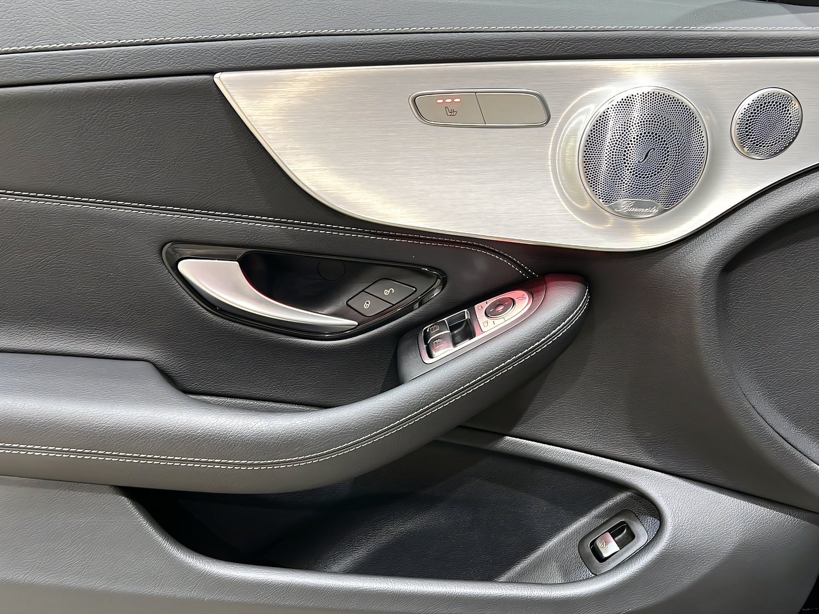 C 200 Coupé AMG+MULTI+DISTRO+NIGHT+Kamera+Pano Bild 13