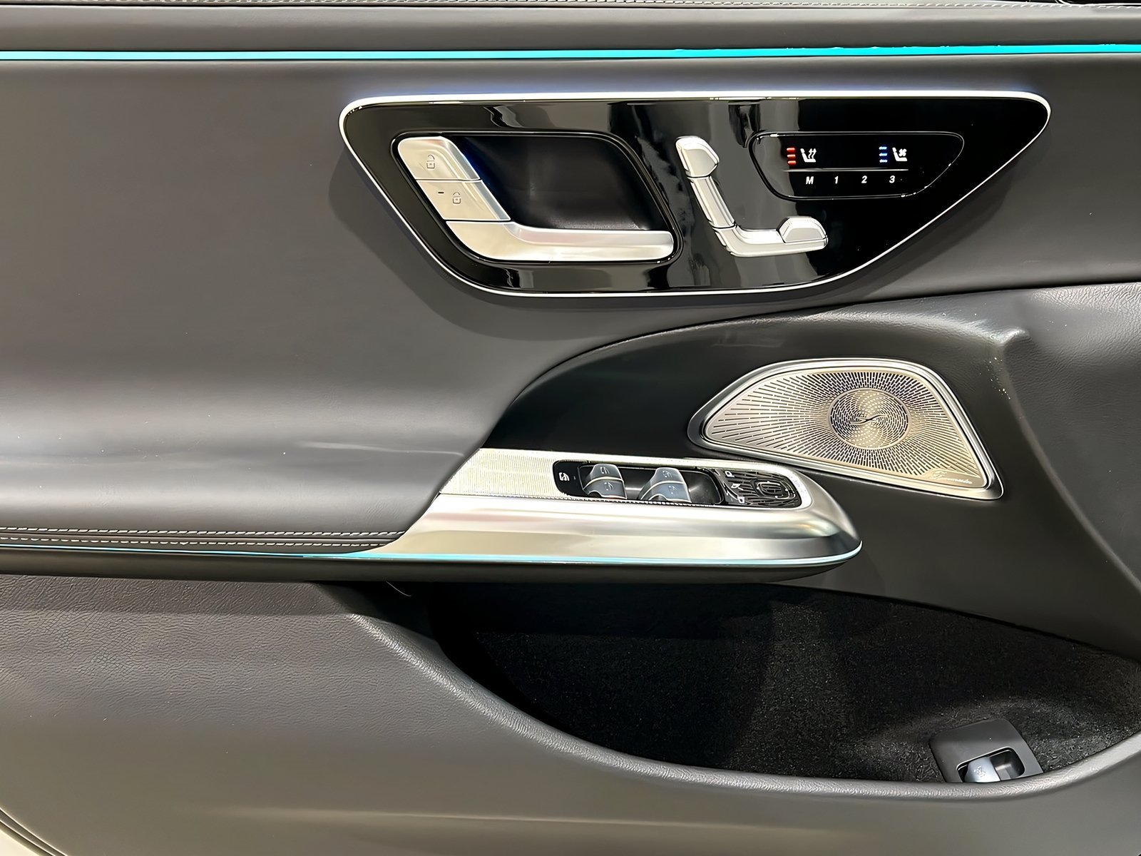 E 450d 4M AMG+DIST+Superscreen+Burm+Pano+AHK+360 Bild 12