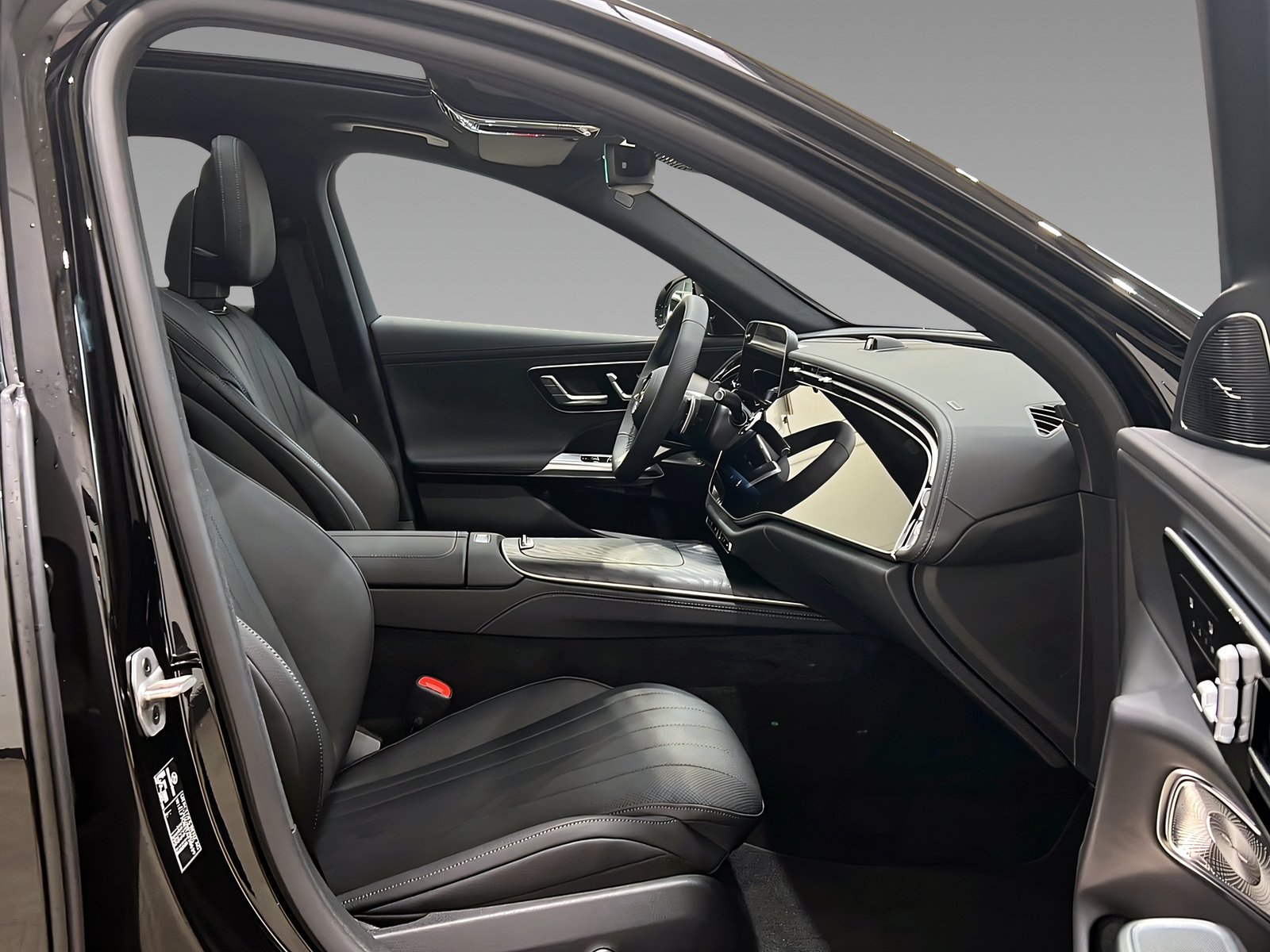 E 450d 4M AMG+DIST+NIGHT+Supercreen+HuD+AHK+360° Bild 14