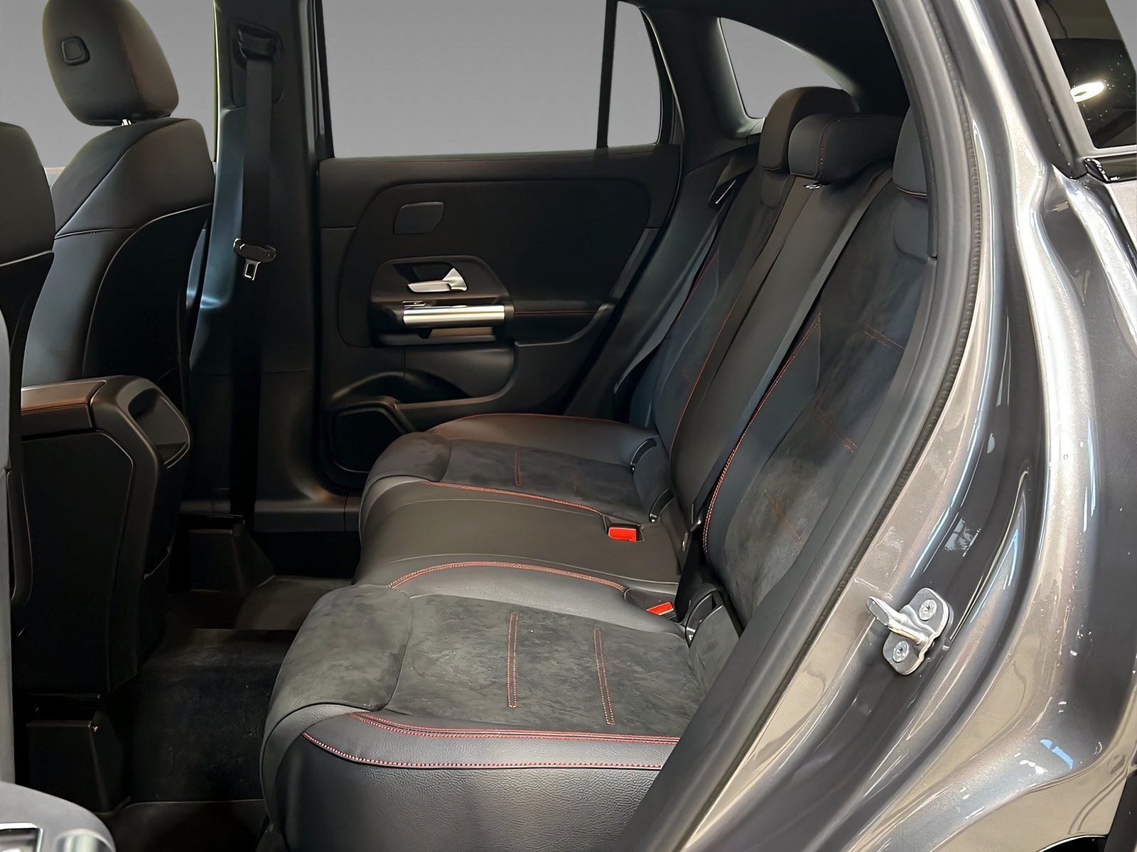 GLA 200 d AMG+MULTI+NIGHT+Ambiente+LrHz+TotW+360 Bild 9