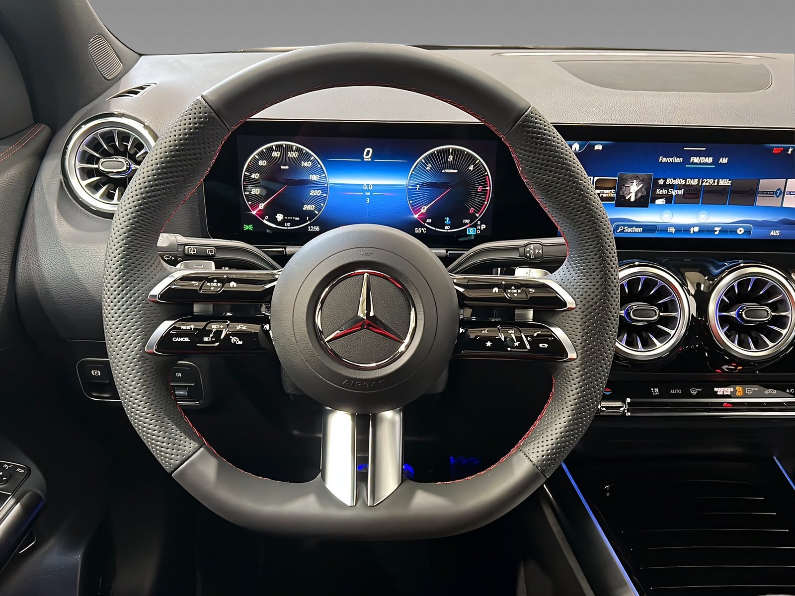 GLA 200 d AMG+MULTI+NIGHT+Ambiente+LrHz+TotW+360 Bild 11