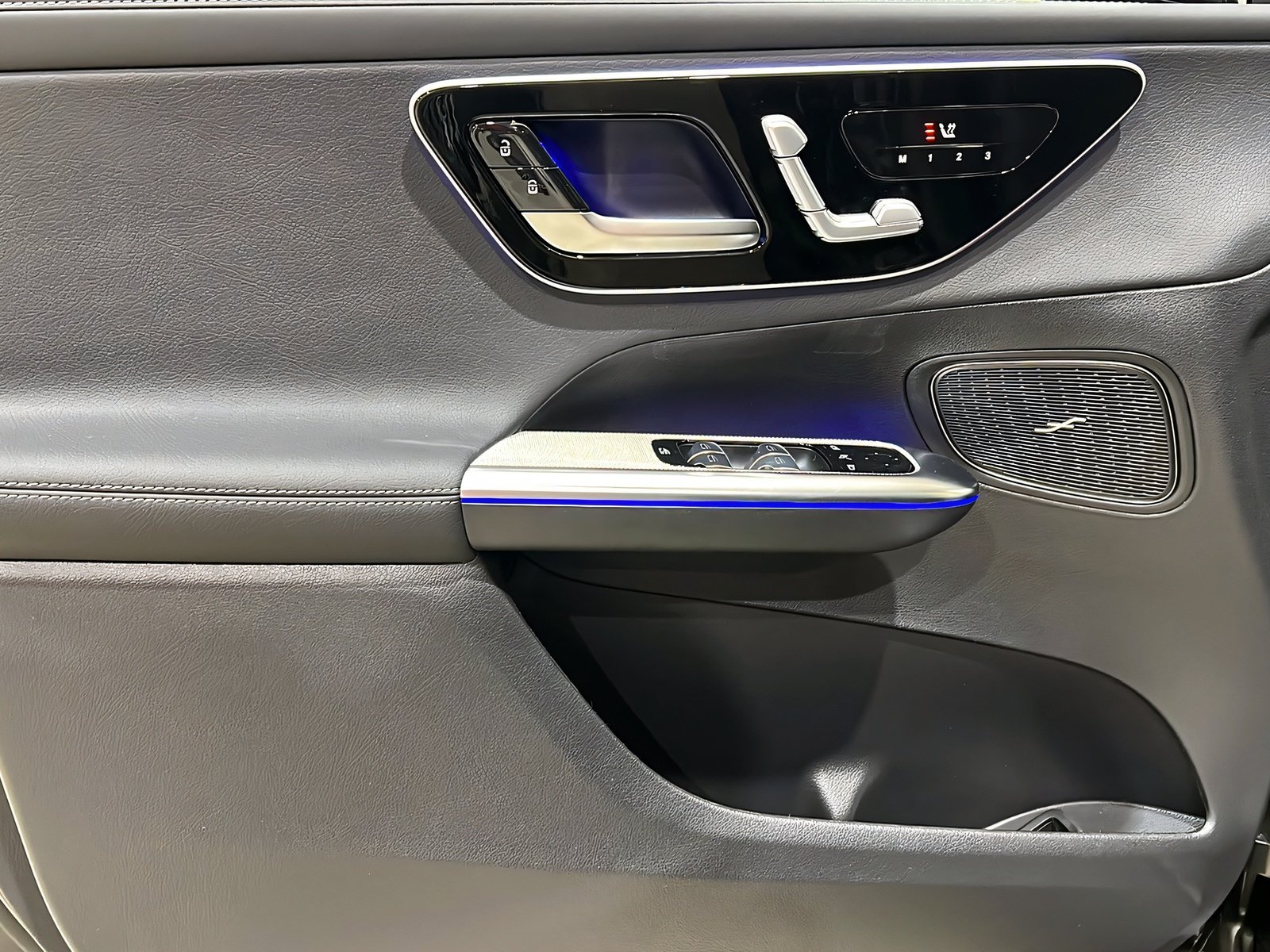 GLC 220d 4M AMG+DIGITAL+NIGHT+Memo+TotW+AHK+360° Bild 13