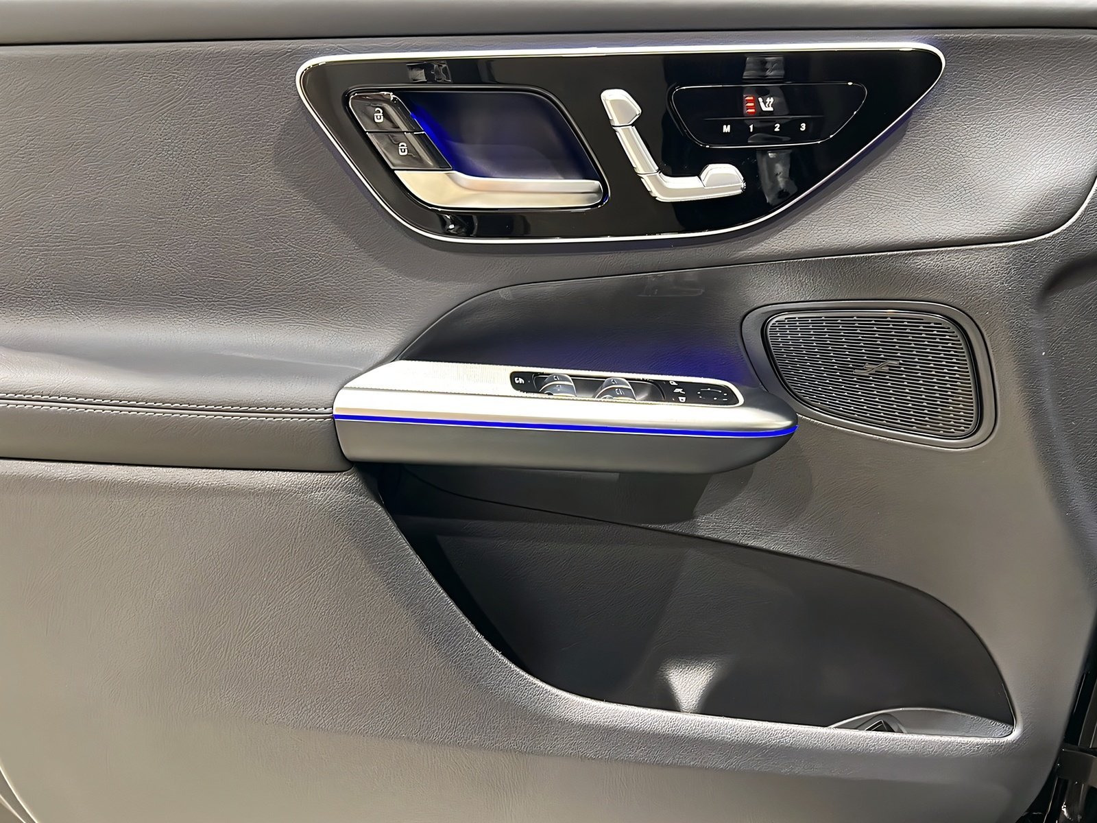 GLC 220 d 4M AMG+DIGITAL+Memo+LrHz+TotW+AHK+360° Bild 13