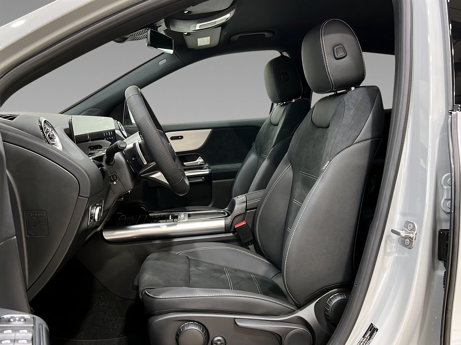 GLA 200 AMG+MULTI+NIGHT+Ambiente+LrHz+ToW+360° Bild 8