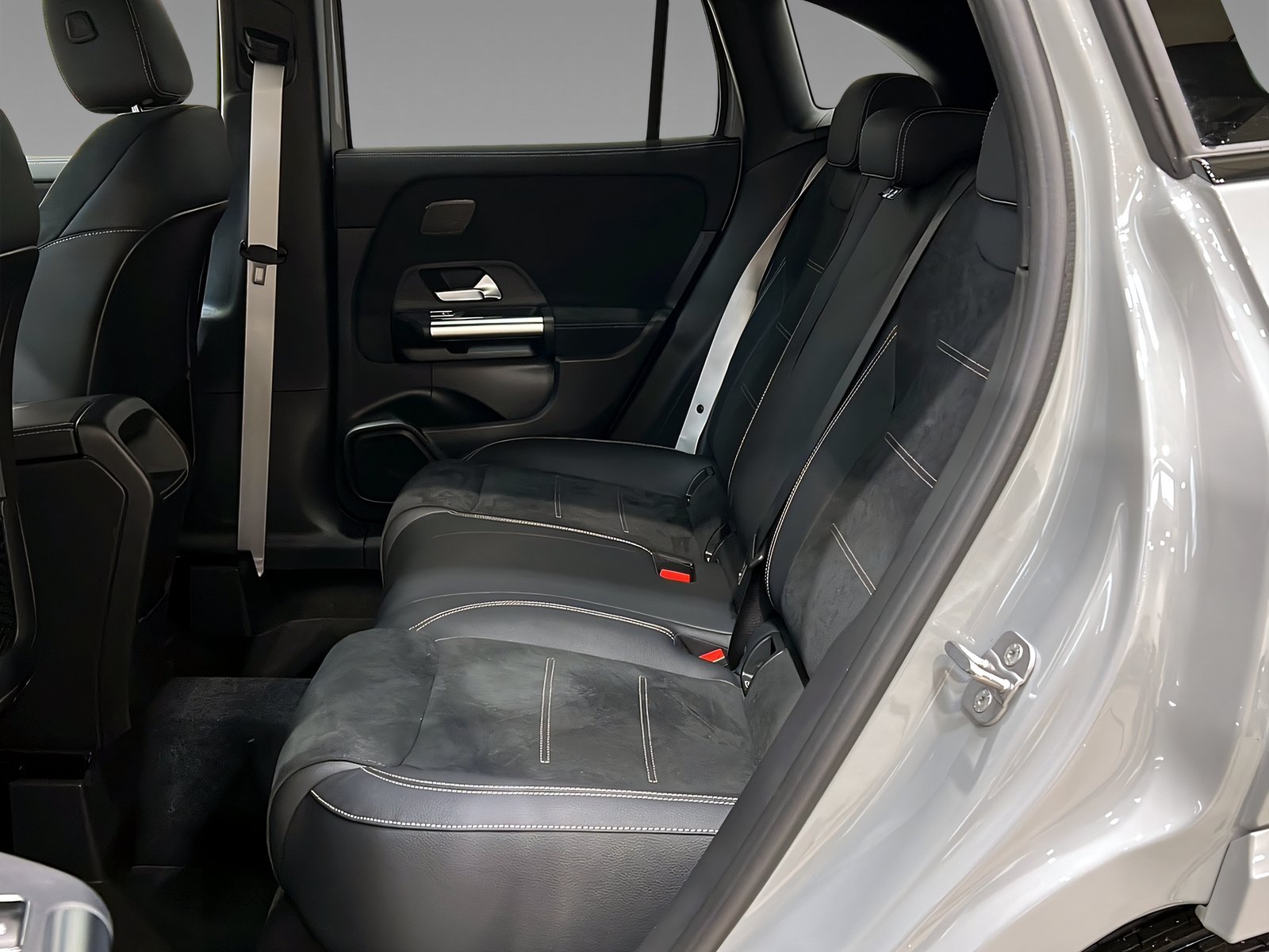 GLA 200 AMG+MULTI+NIGHT+Ambiente+LrHz+ToW+360° Bild 9