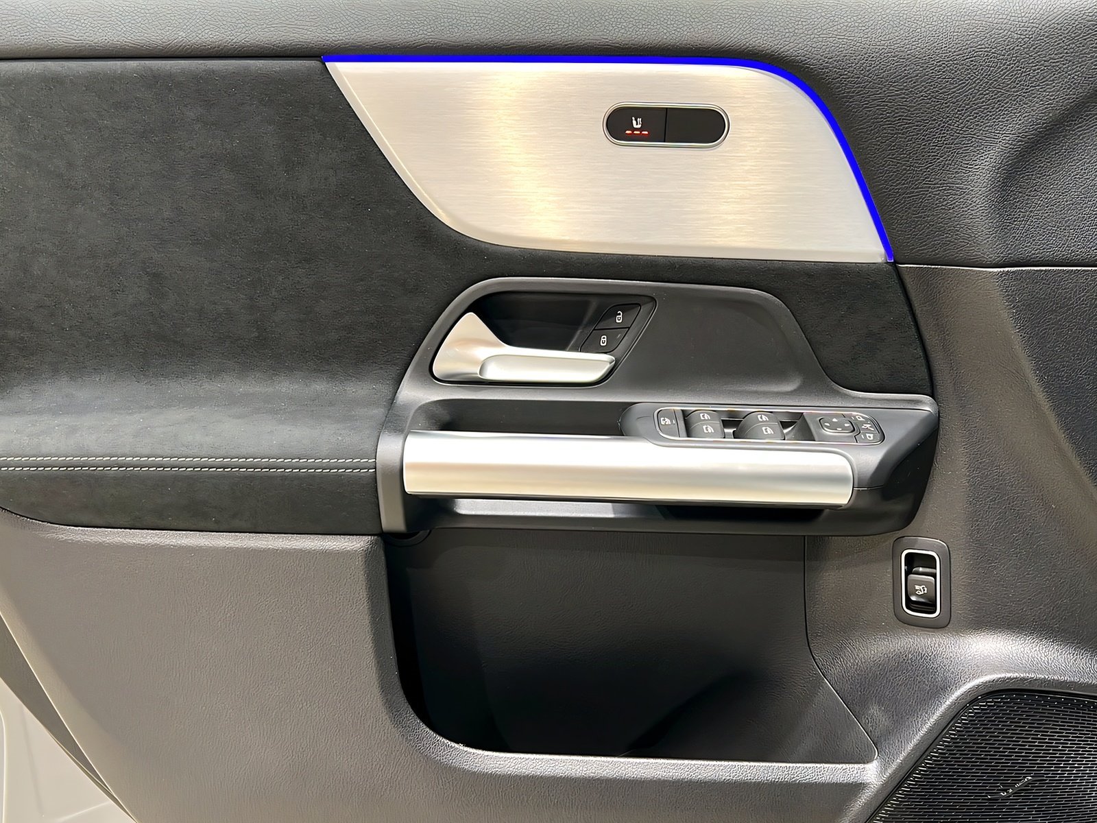 GLA 200 AMG+MULTI+NIGHT+Ambiente+LrHz+ToW+360° Bild 13