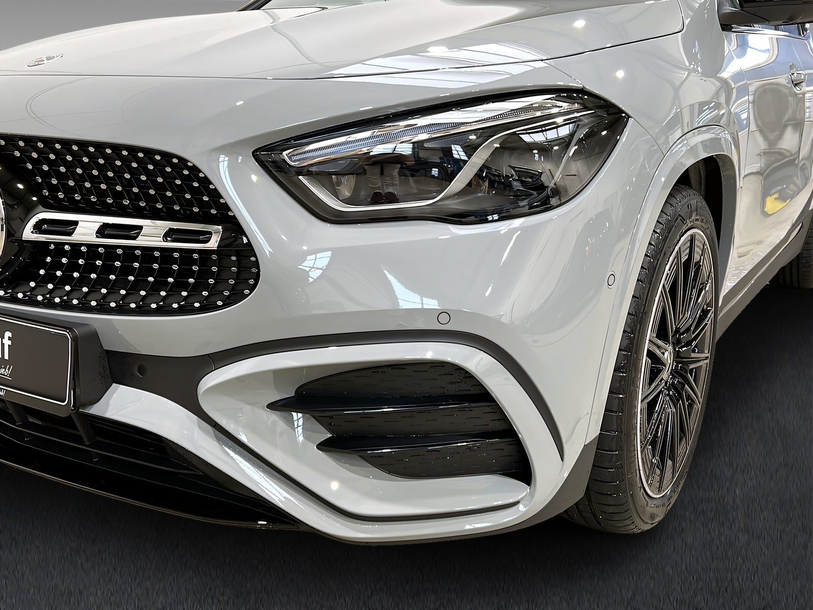 GLA 200 AMG+MULTI+NIGHT+Ambiente+LrHz+ToW+360° Bild 15