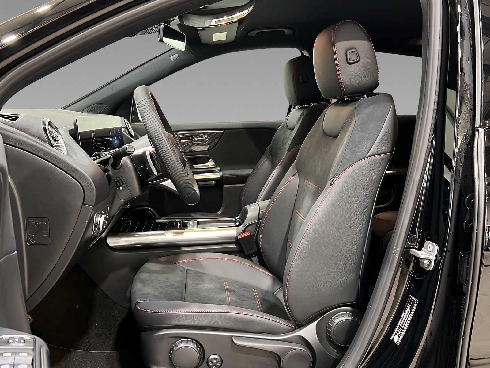 GLA 180 AMG+MULTI+NIGHT+Ambi+TotW+LrHz+AHK+360° Bild 8