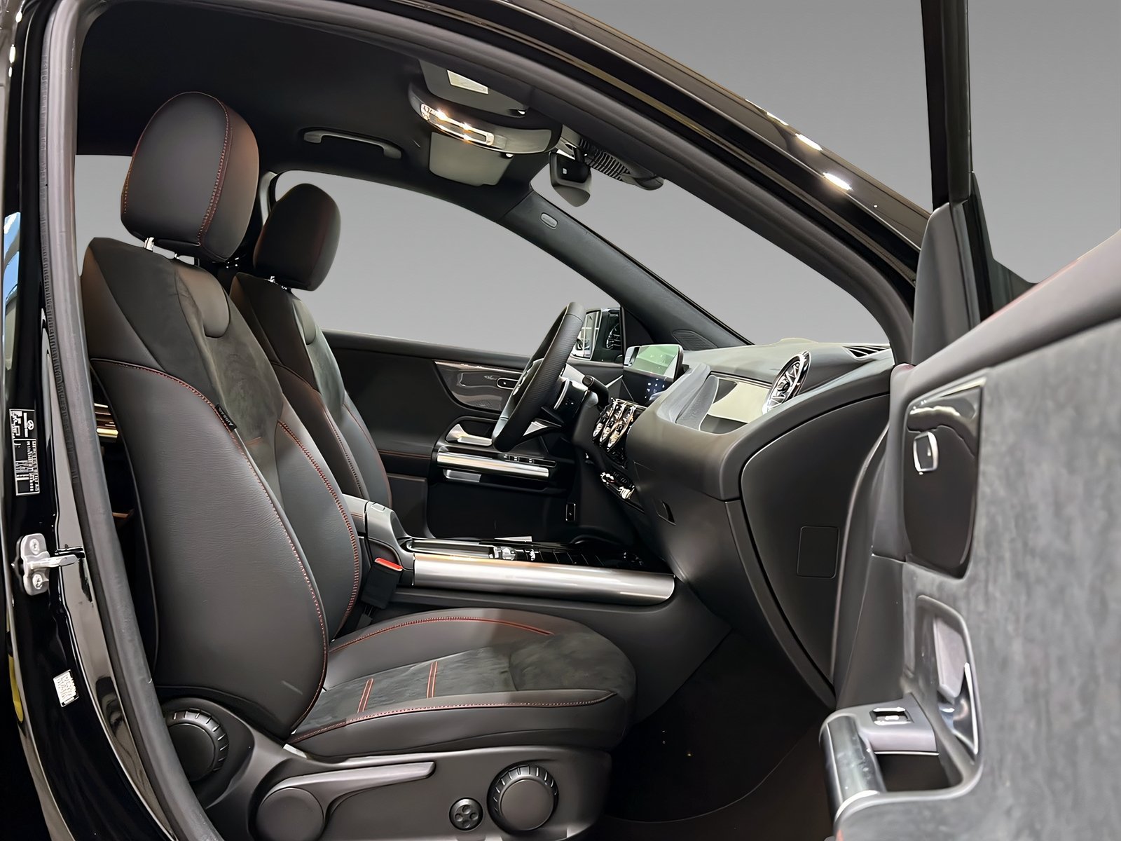 GLA 180 AMG+MULTI+NIGHT+Ambi+TotW+LrHz+AHK+360° Bild 14