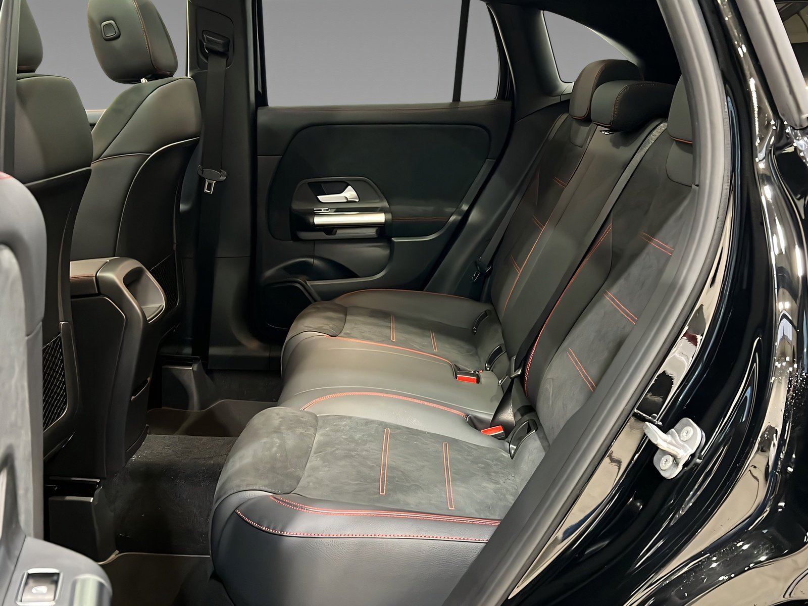 GLA 200 AMG+MULTI+NIGHT+Pano+Ambi+Kame+TotW+LrHz Bild 9