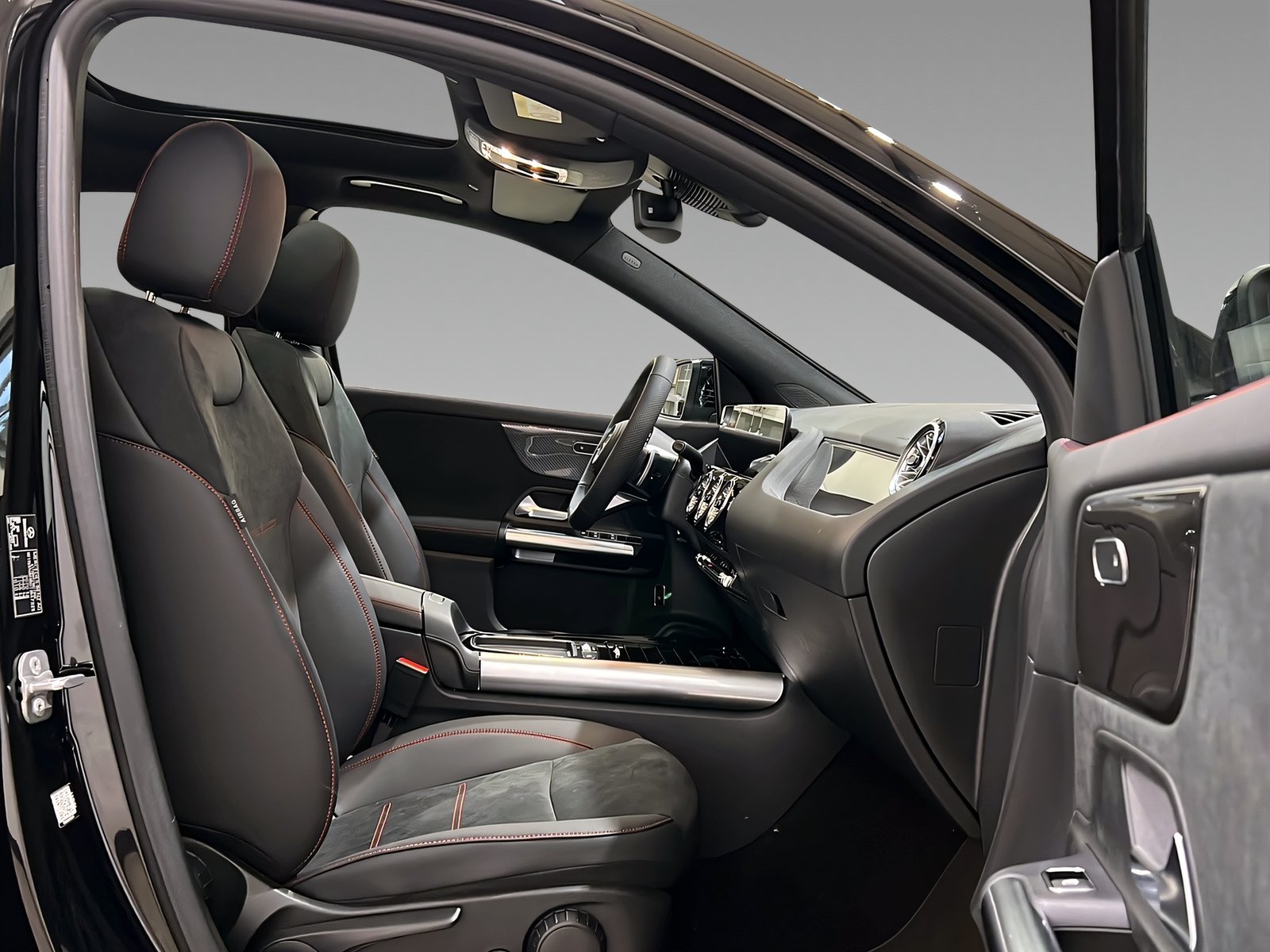 GLA 200 AMG+MULTI+NIGHT+Pano+Ambi+Kame+TotW+LrHz Bild 14