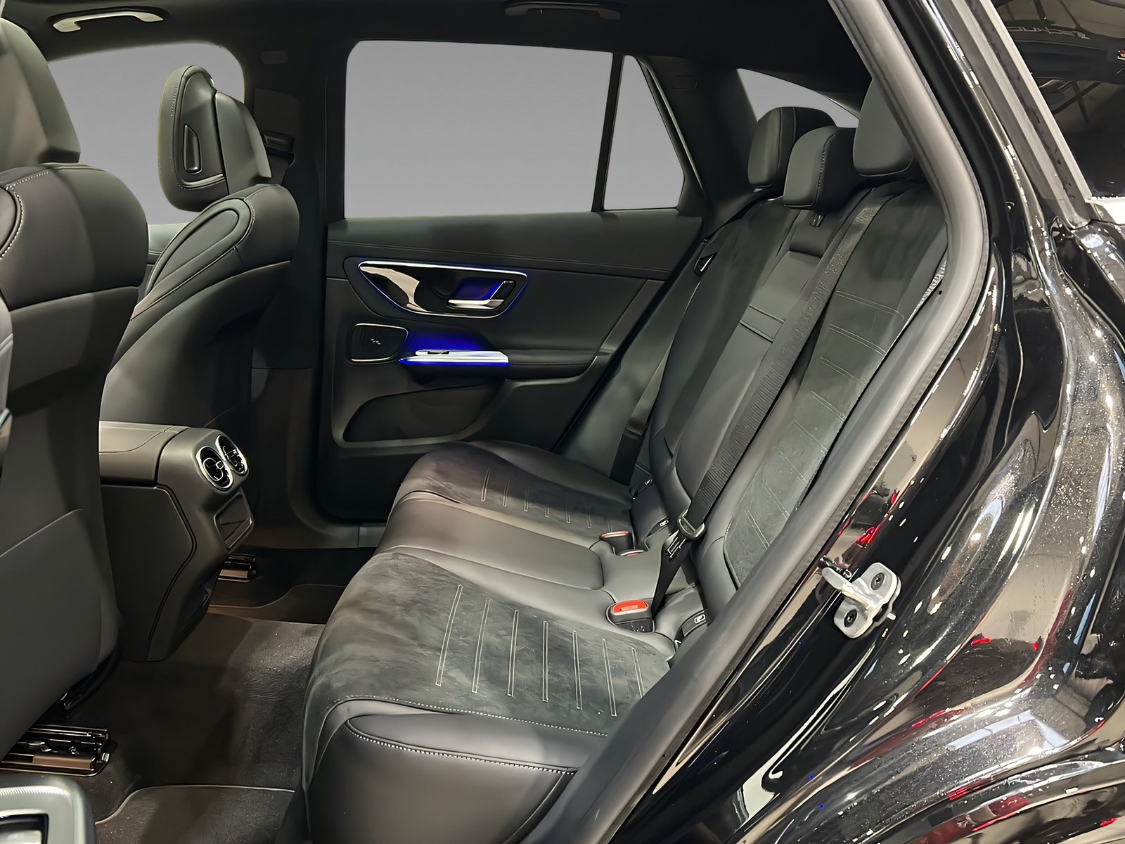 GLC 300 e 4M AMG+DIGITAL+Memo+Pano+TotW+AHK+360° Bild 9