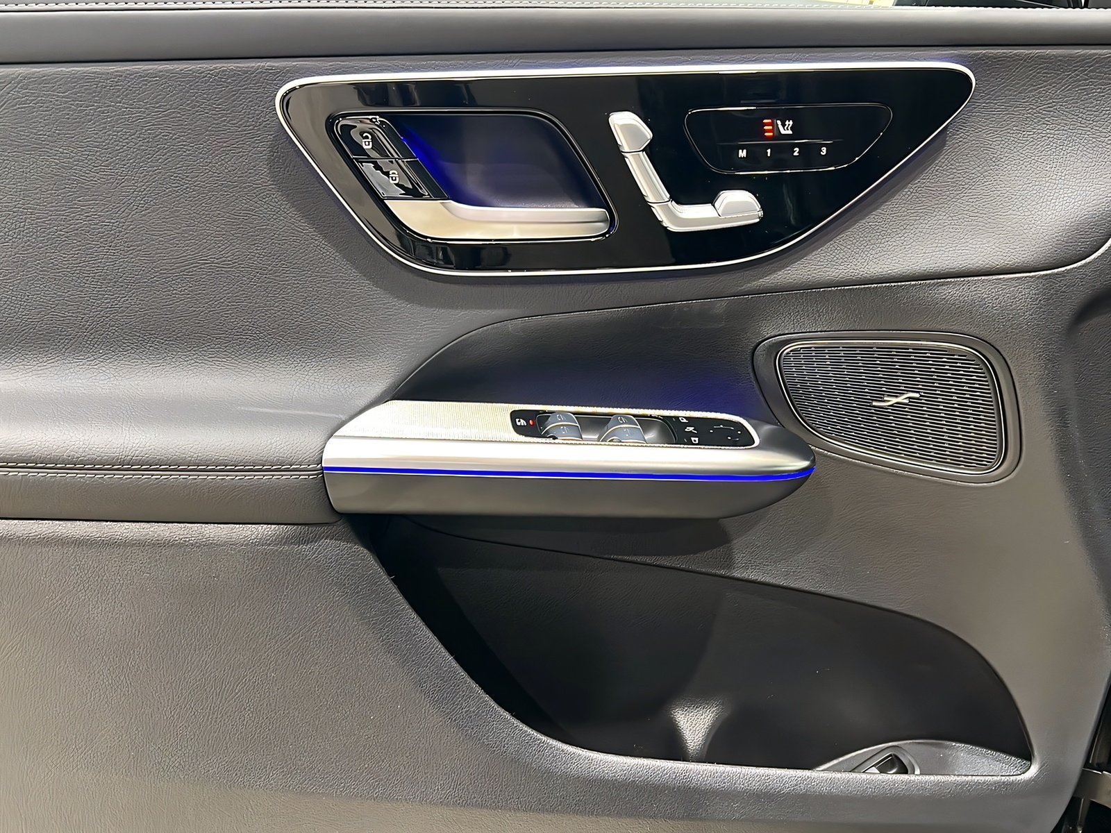 GLC 220 d 4M AMG+DIGITAL+NIGHT+Memo+TotW+AHK+360 Bild 13