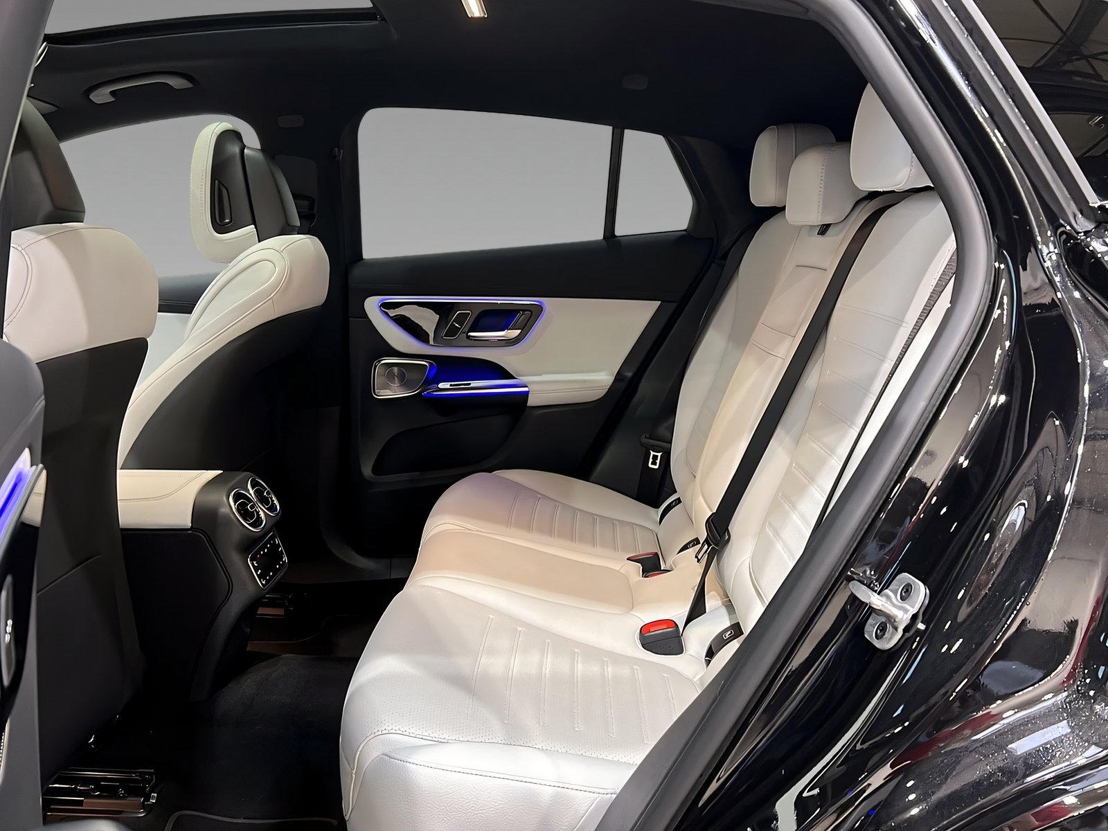 GLC 450 d 4M Coupé AMG+DISTR+NIGHT+Burme+AHK+360 Bild 9