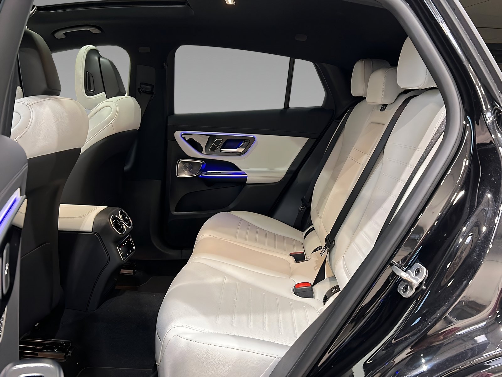 GLC 450 d 4M Coupé AMG+DISTR+Burme+Pano+AHK+360° Bild 9
