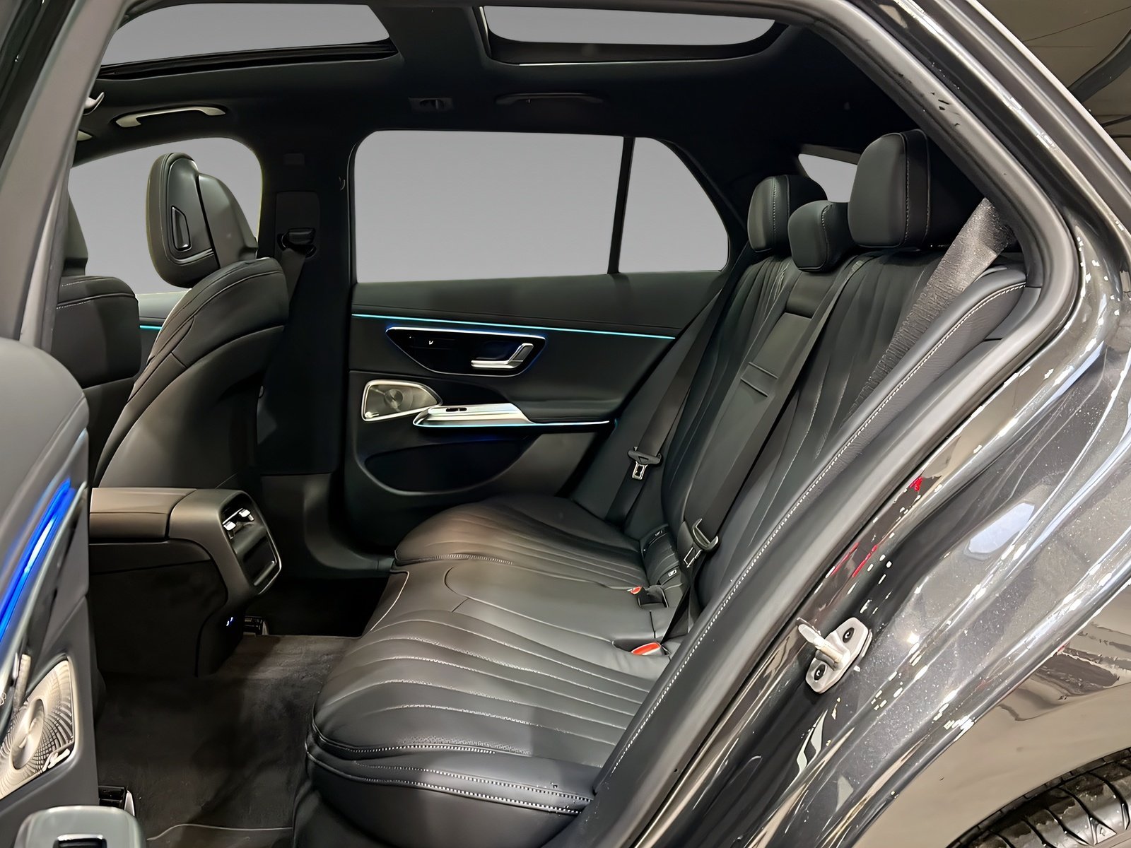 E 450 d 4M T-Modell AMG+DISTR+Burm+Pano+AHK+360° Bild 9