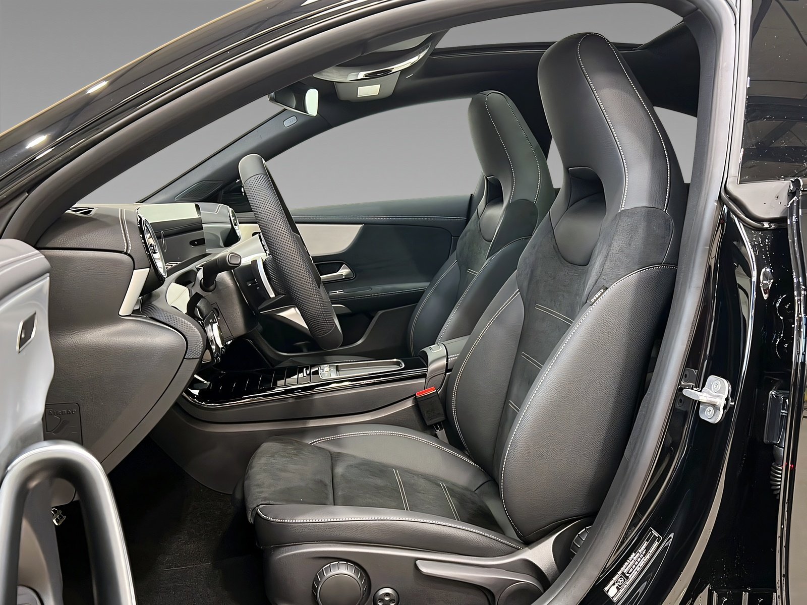 CLA 200 d Coupé AMG+LED+NIGHT+Kamera+Pano+LrHz Bild 8