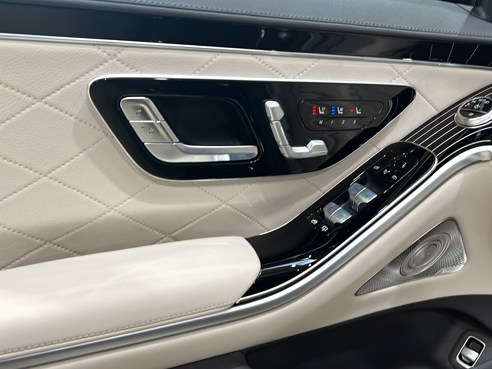 S 450d 4M Lang AMG+DIST+NIGHT+Burme+StHz+HuD+360 Bild 13