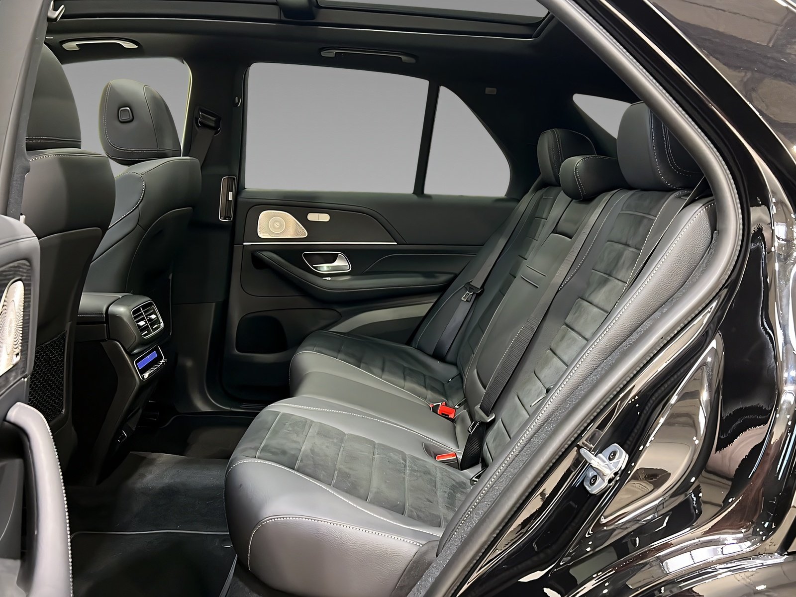 GLE 450d 4M AMG+DIST+NIGHT+Burm+HuD+StHz+AHK+360 Bild 9