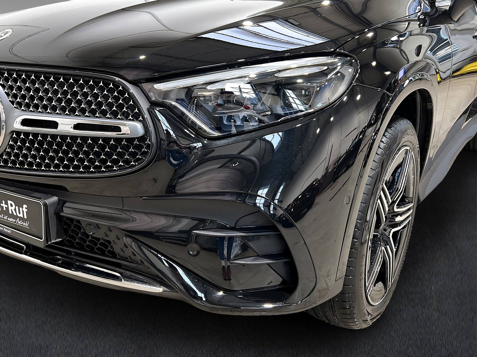 GLC 300de 4M AMG+DIGITAL+Ambi+Pano+TotW+AHK+360° Bild 3
