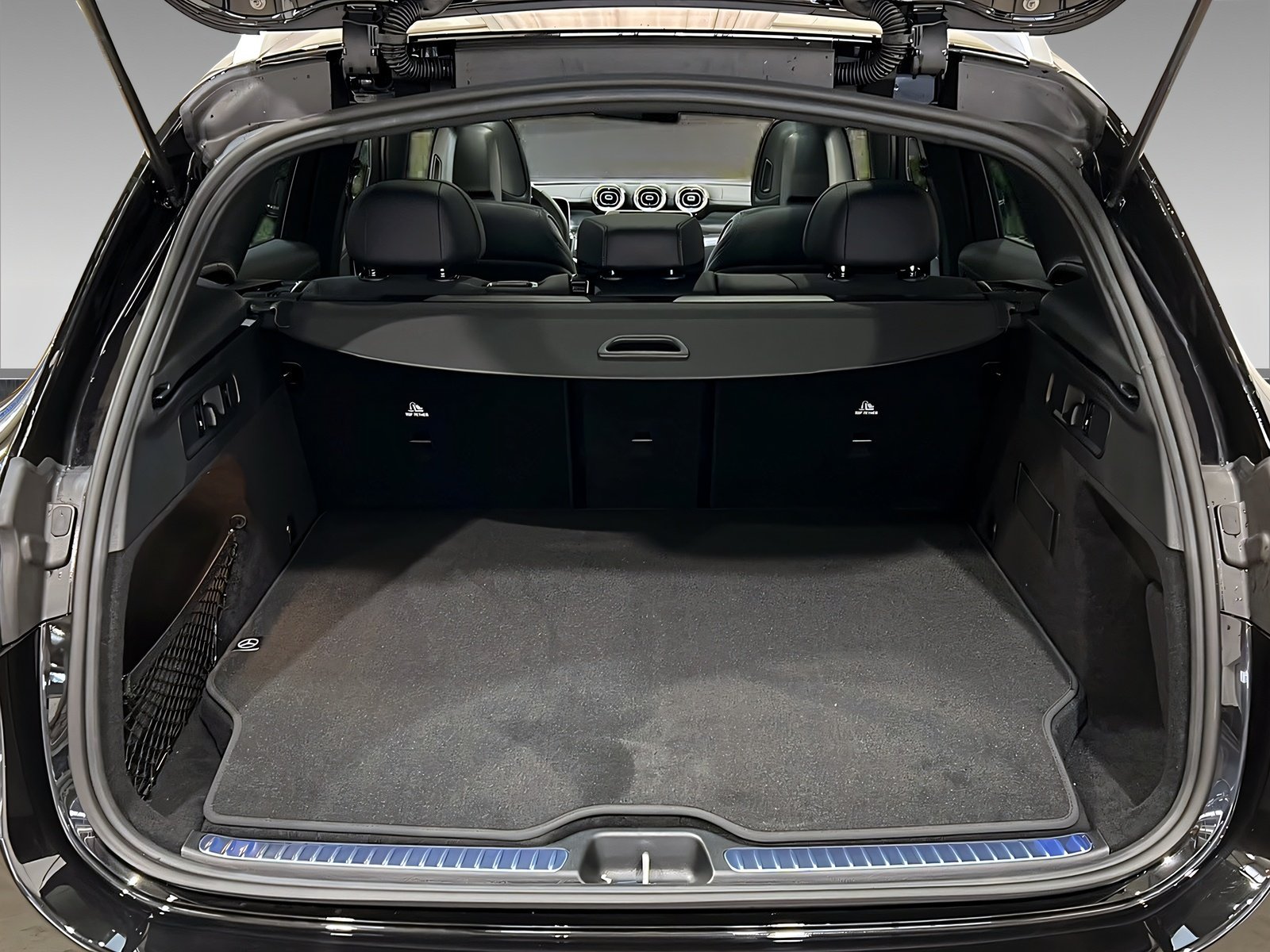 GLC 300de 4M AMG+DIGITAL+Ambi+Pano+TotW+AHK+360° Bild 6