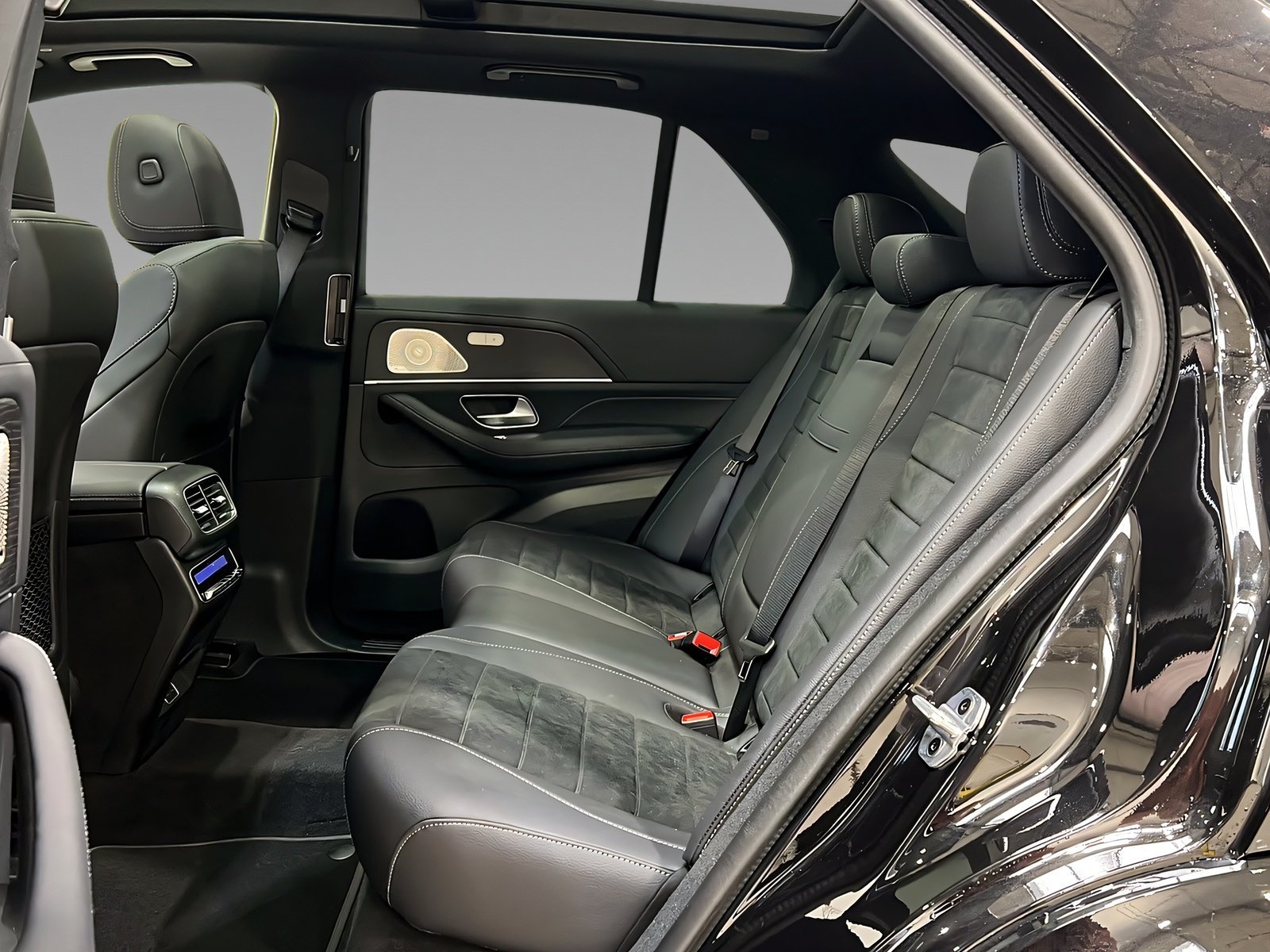 GLE 450d 4M AMG+DIST+NIGHT+Burm+HuD+StHz+AHK+360 Bild 9