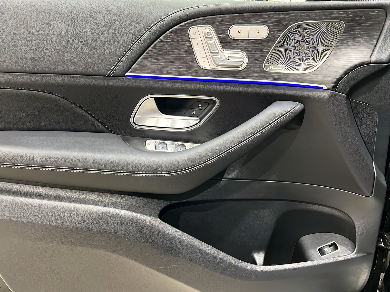 GLE 450d 4M AMG+DIST+NIGHT+Burm+HuD+StHz+AHK+360 Bild 13