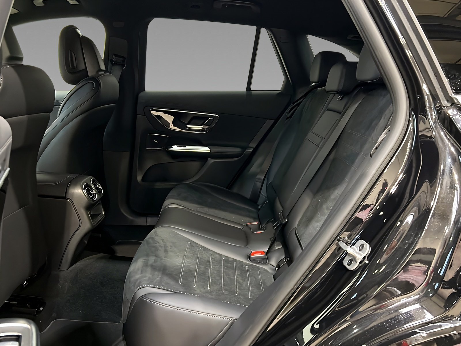 GLC 220d 4M AMG+DIGI+EASY-PACK+Ambi+TotW+AHK+360 Bild 9