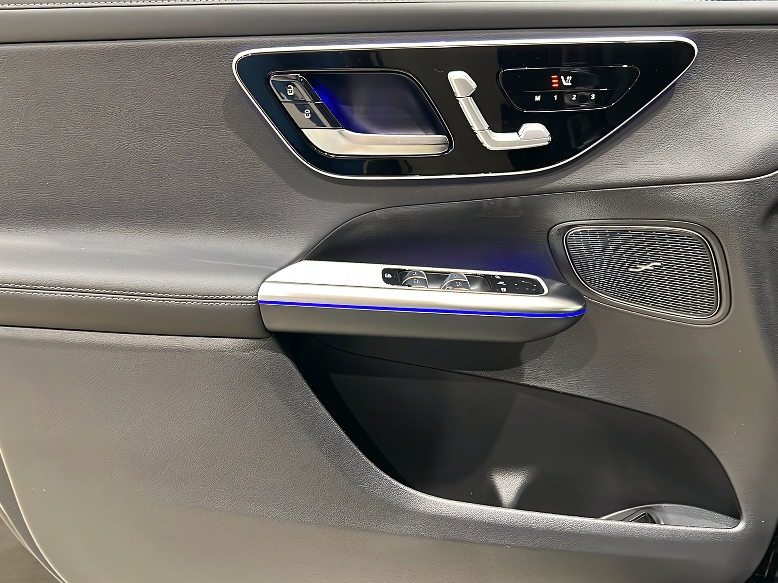 GLC 220d 4M AMG+DIGI+EASY-PACK+Ambi+TotW+AHK+360 Bild 12