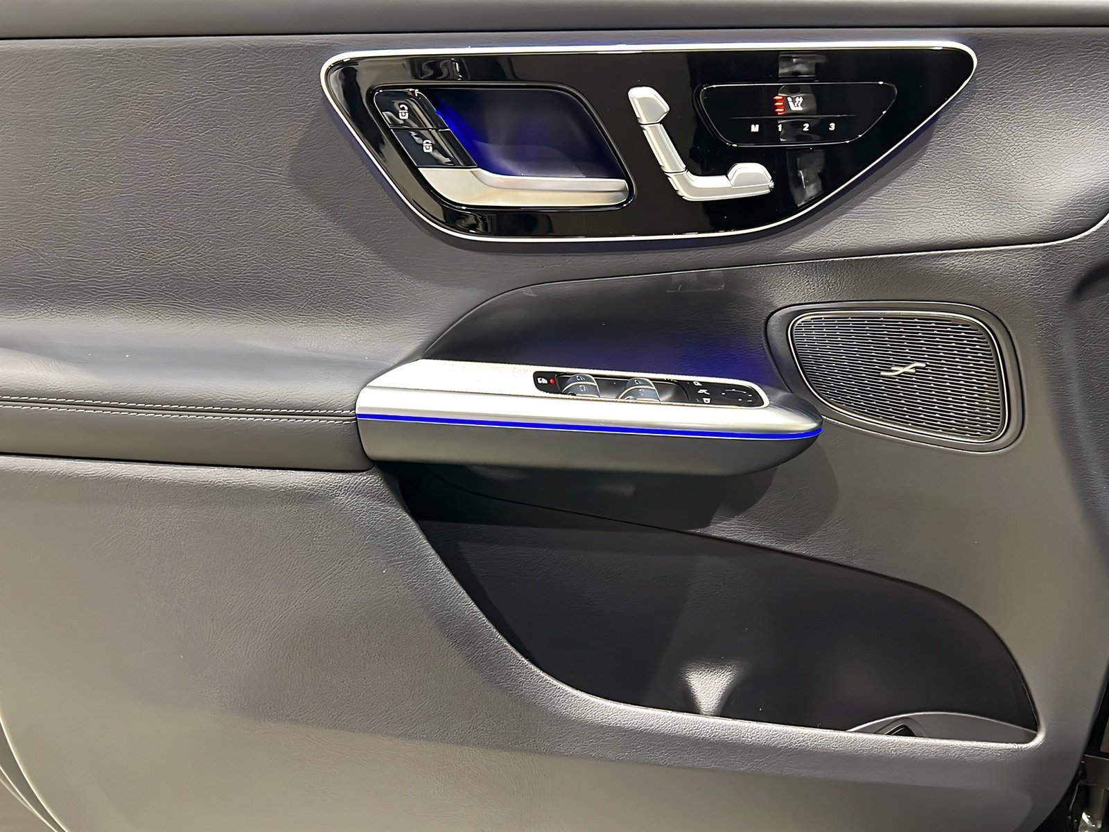 GLC 220 d 4M AMG+DIGITAL+NIGHT+Pano+TotW+AHK+360 Bild 12