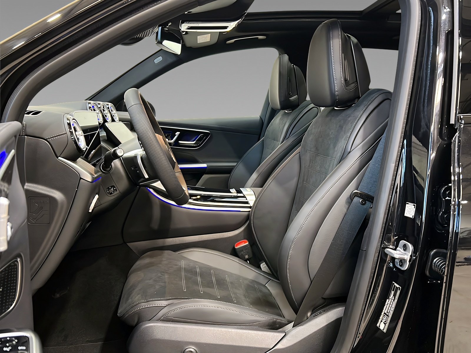 GLC 220 d 4M AMG+DIGITAL+Ambi+Pano+TotW+AHK+360° Bild 8