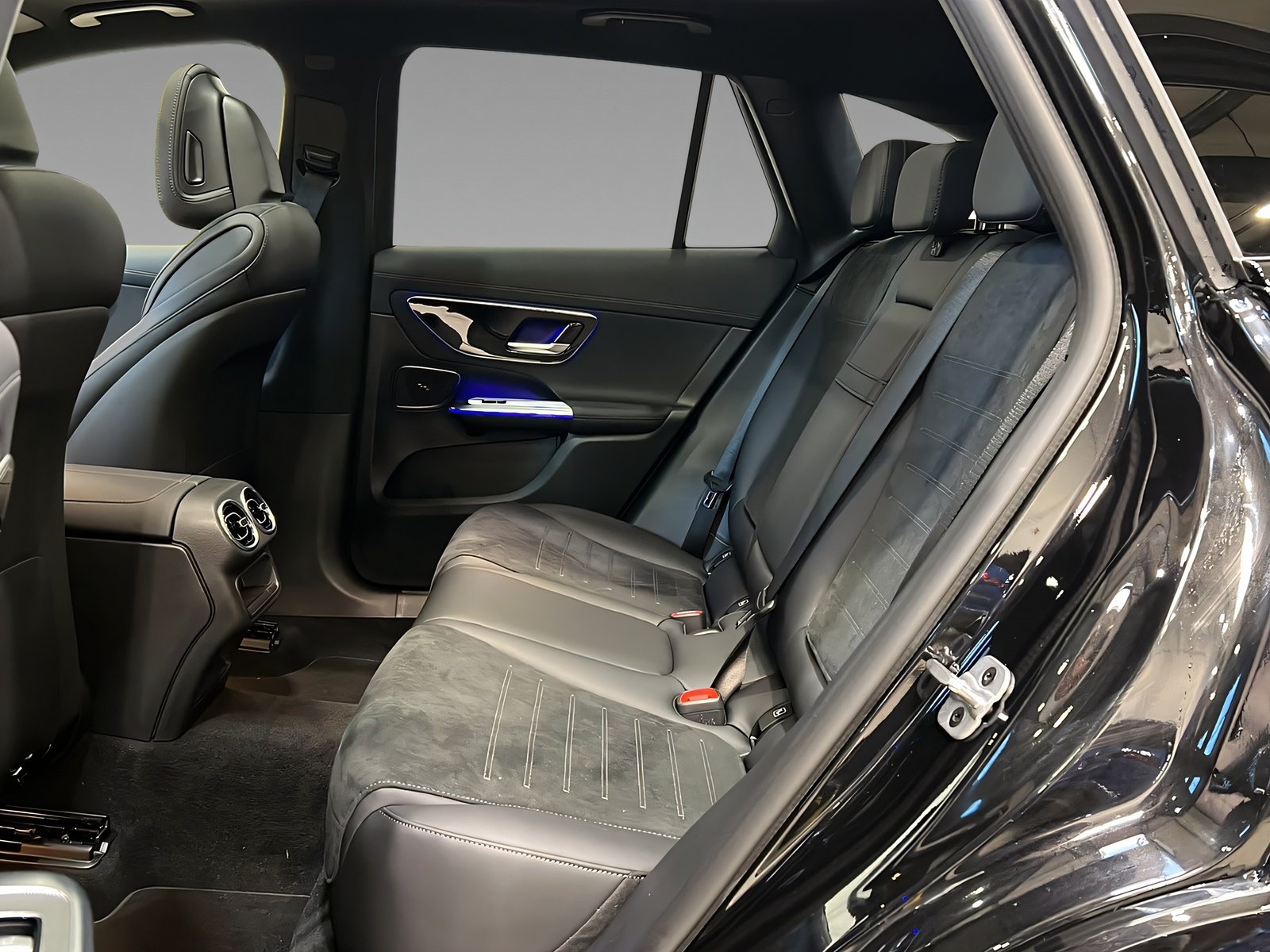 GLC 220 d 4M AMG+DIGITAL+Ambi+Pano+TotW+AHK+360° Bild 9