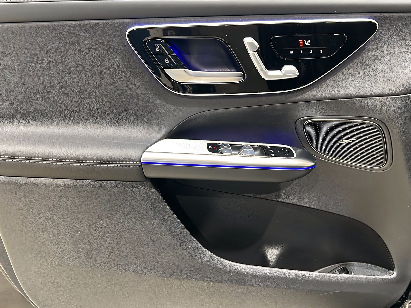 GLC 220 d 4M AMG+DIGITAL+Ambi+Pano+TotW+AHK+360° Bild 12